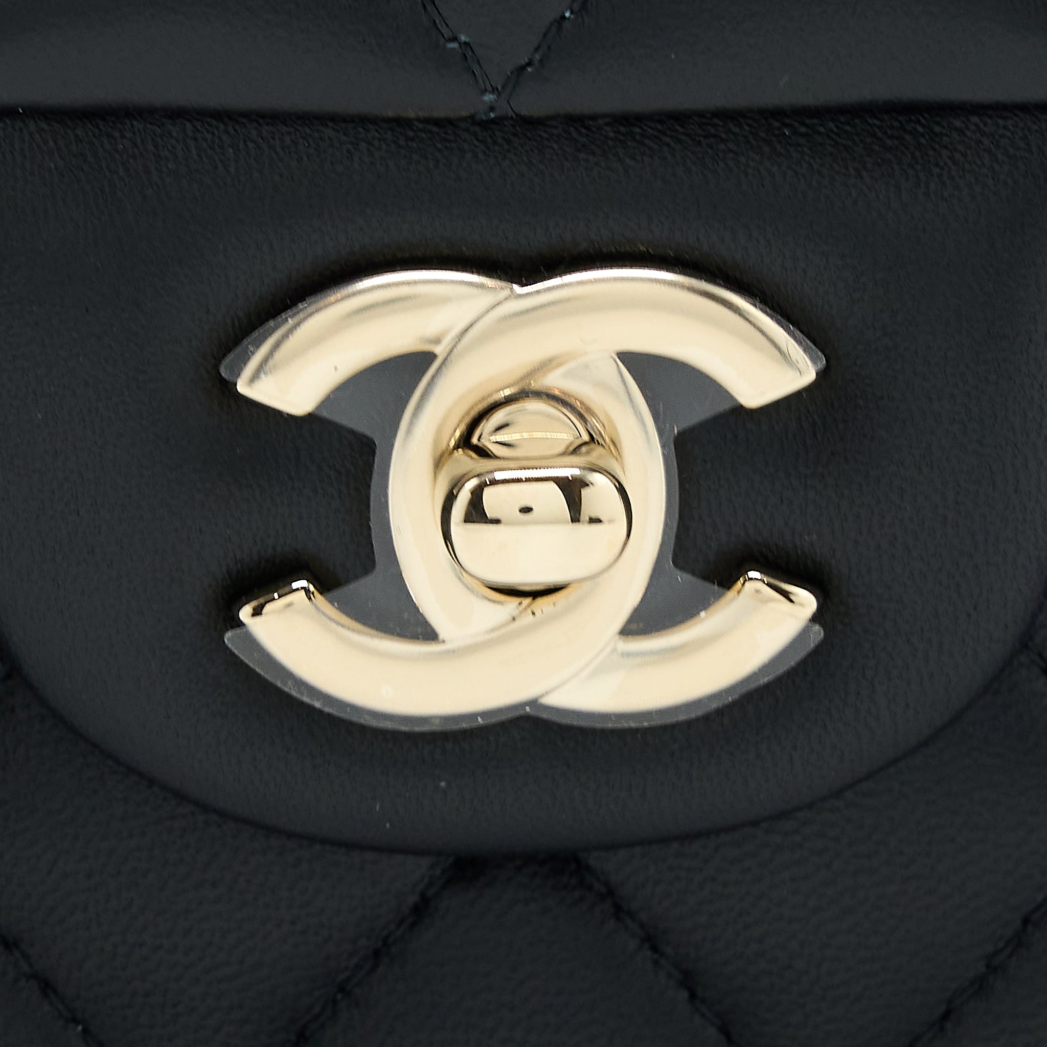 Chanel Top Handle Mini Rectangular Flap Bag Lambskin Black L (Microchip)