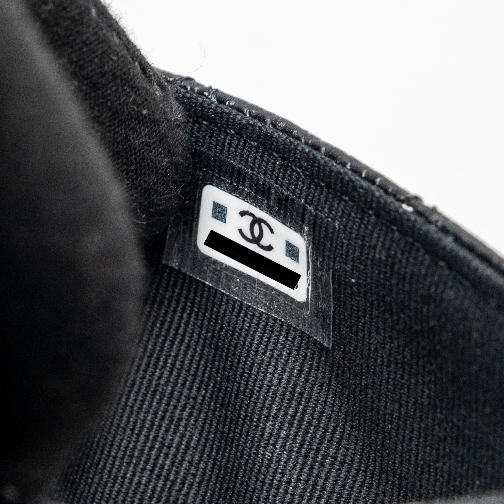 Chanel Classic Flap Card Holder Caviar BLACK  (Microchip)