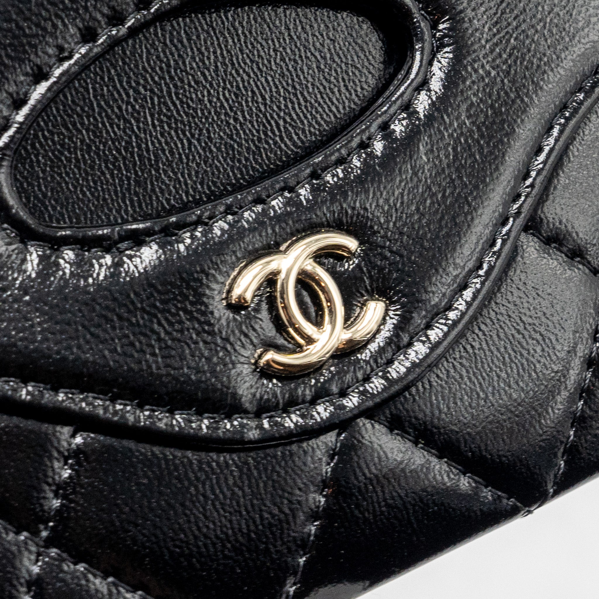 Chanel 31 card holder shiny goatskin black L (microchip)