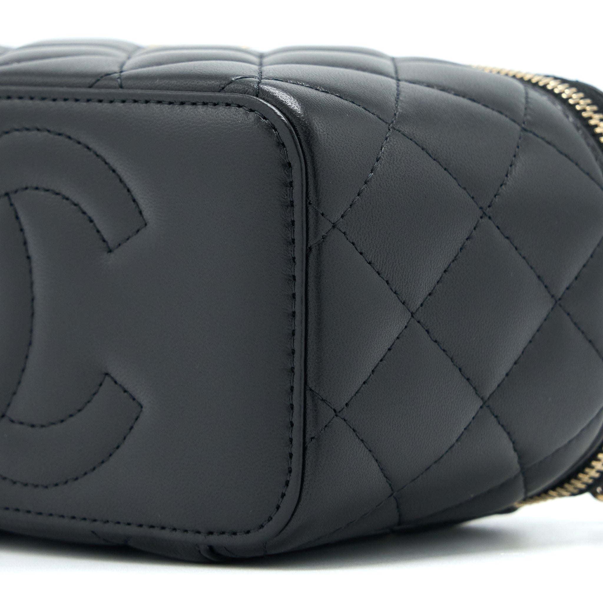 Chanel 22A Top Handle Long Vanity With Chain Lambskin Black L