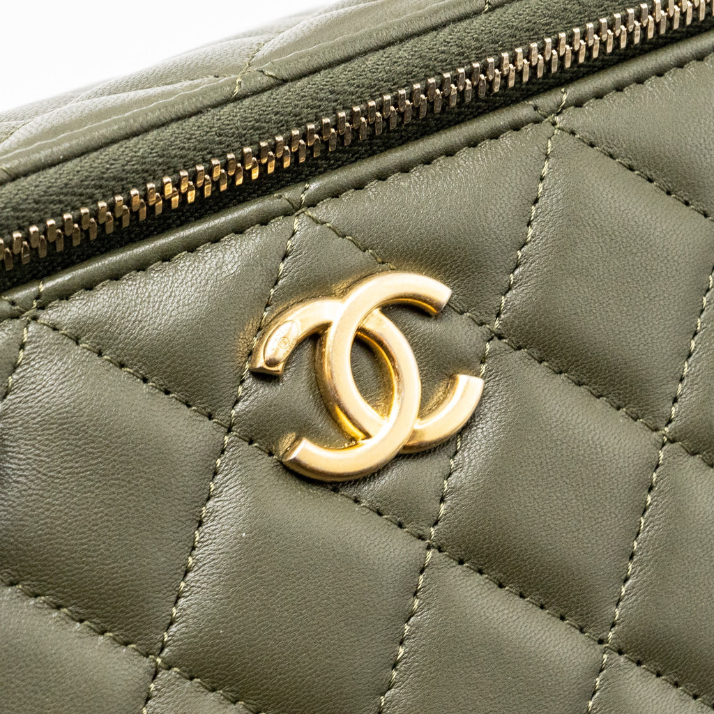 Chanel Detail Top Handle Long Vanity With Chain Lambskin Dark Green  (Microchip)