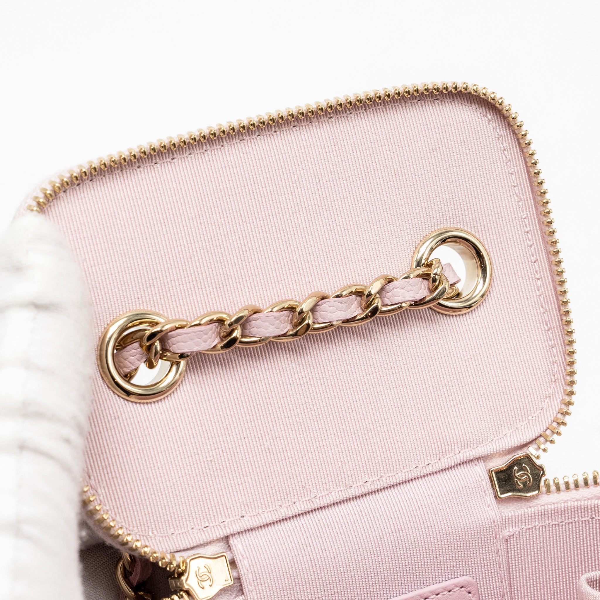 Chanel Mini vanity with chain caviar pink L
