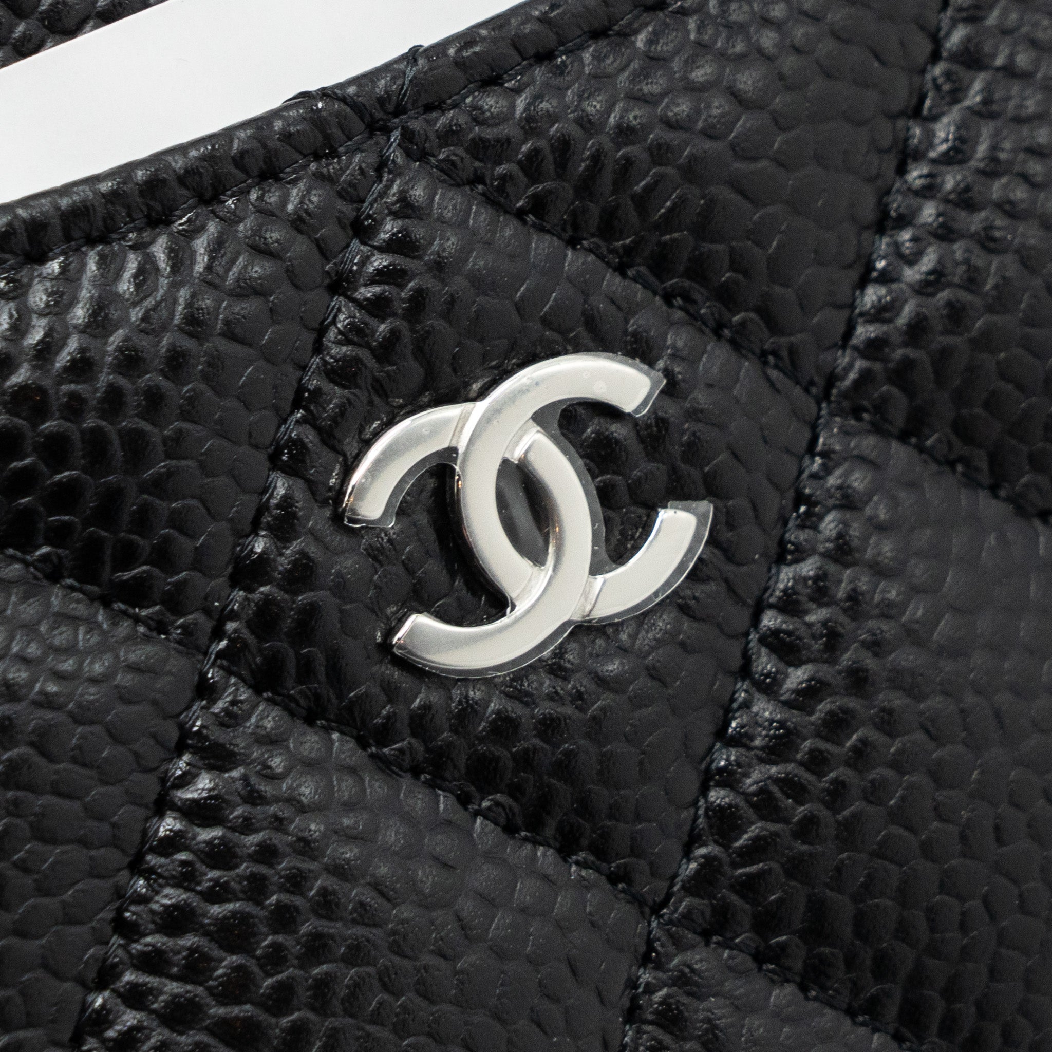 Chanel classic card holder caviar black