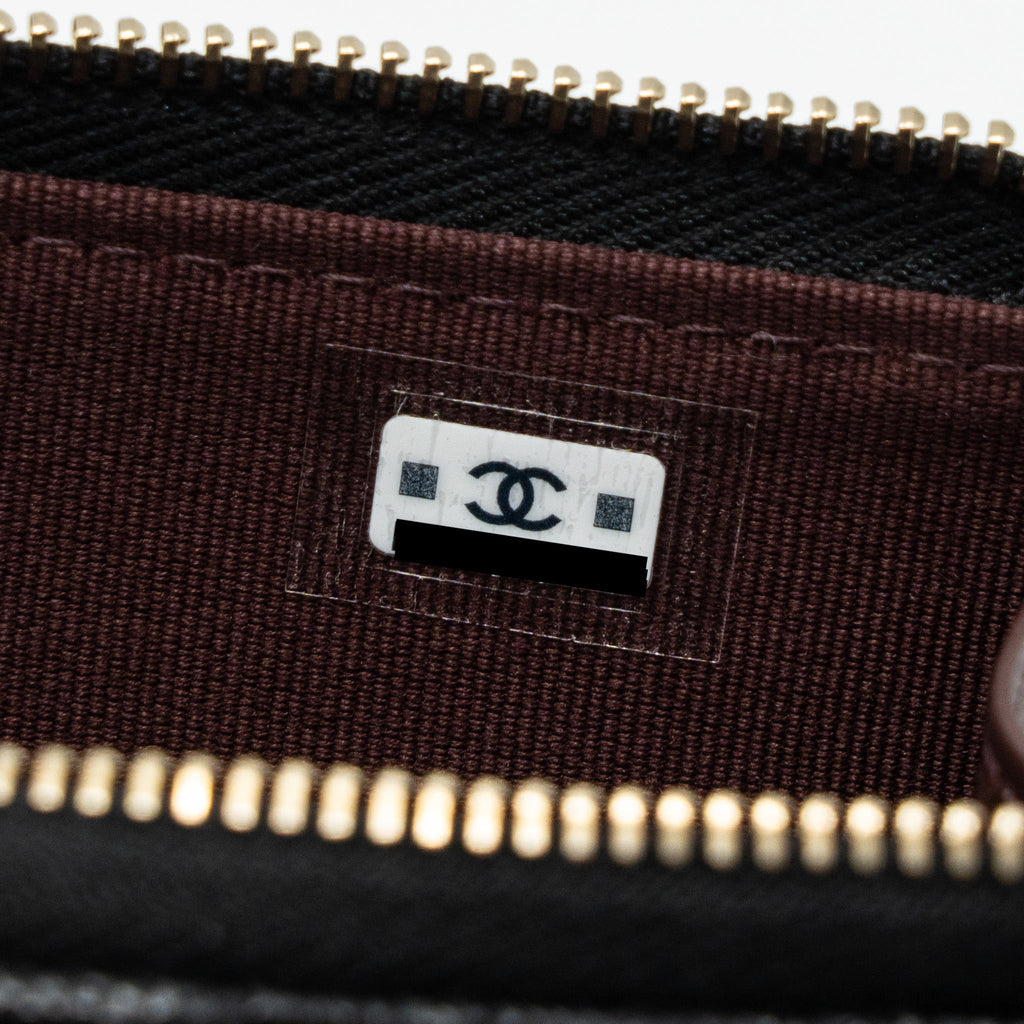 Chanel L zipper card holder caviar black  (microchip )