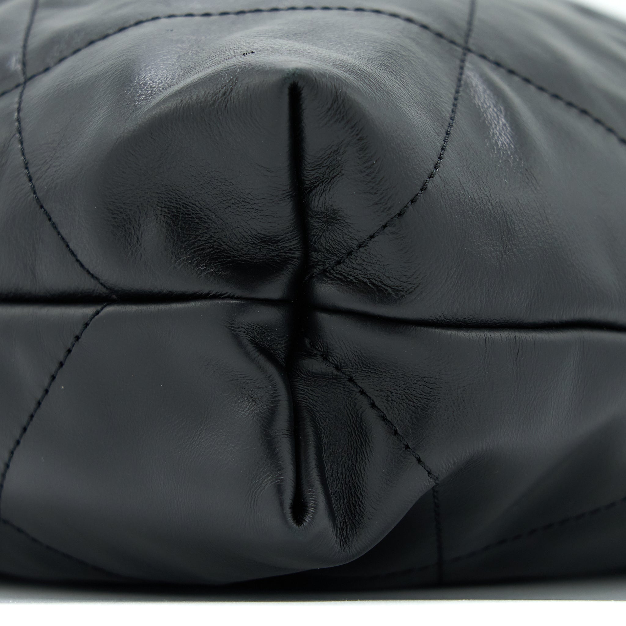 Chanel Medium 22 Bag White Letter Shiny Calfskin Black  (Microchip)