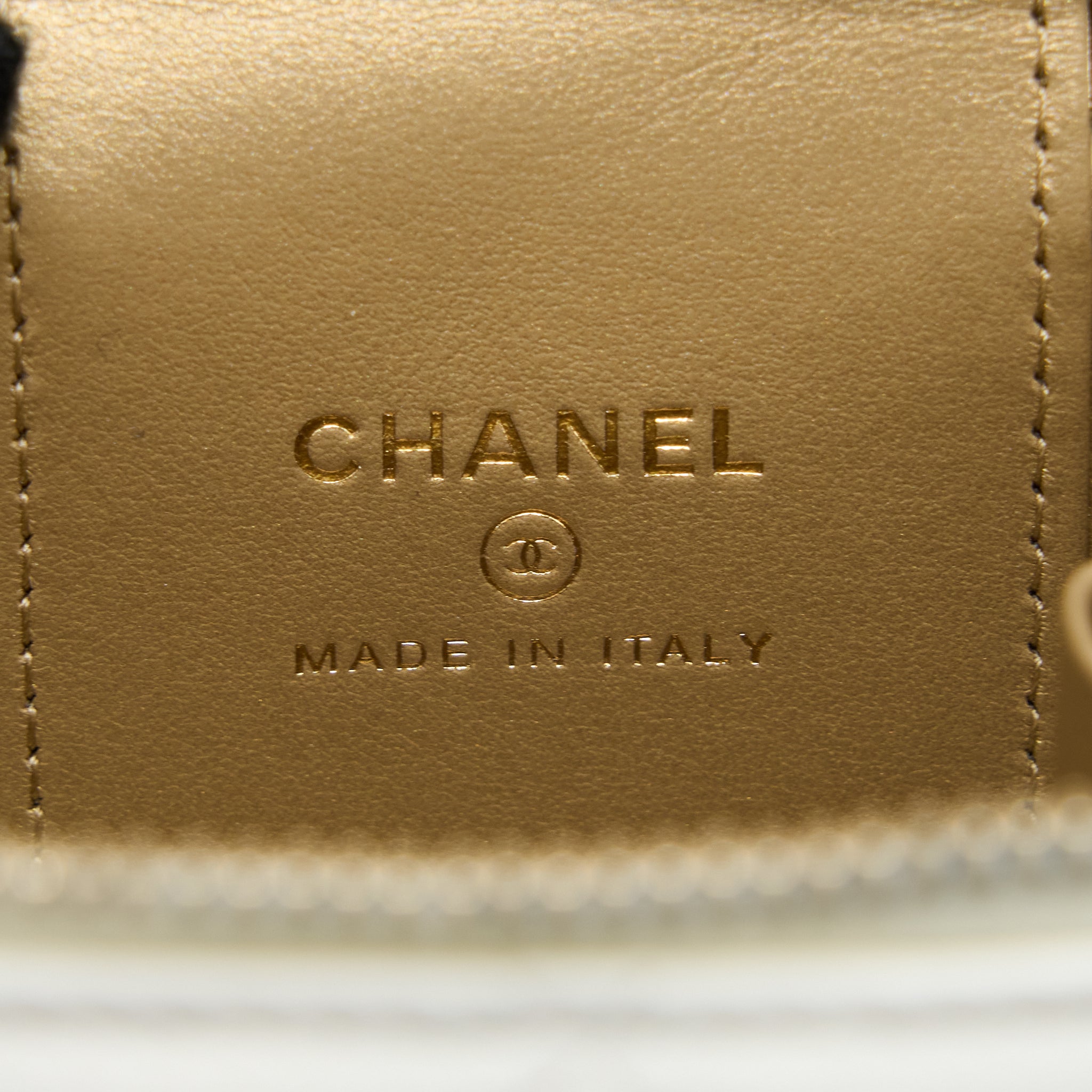Chanel 23C Pearl Crush Mini Vanity with Chain Lambskin White L (Microchip)