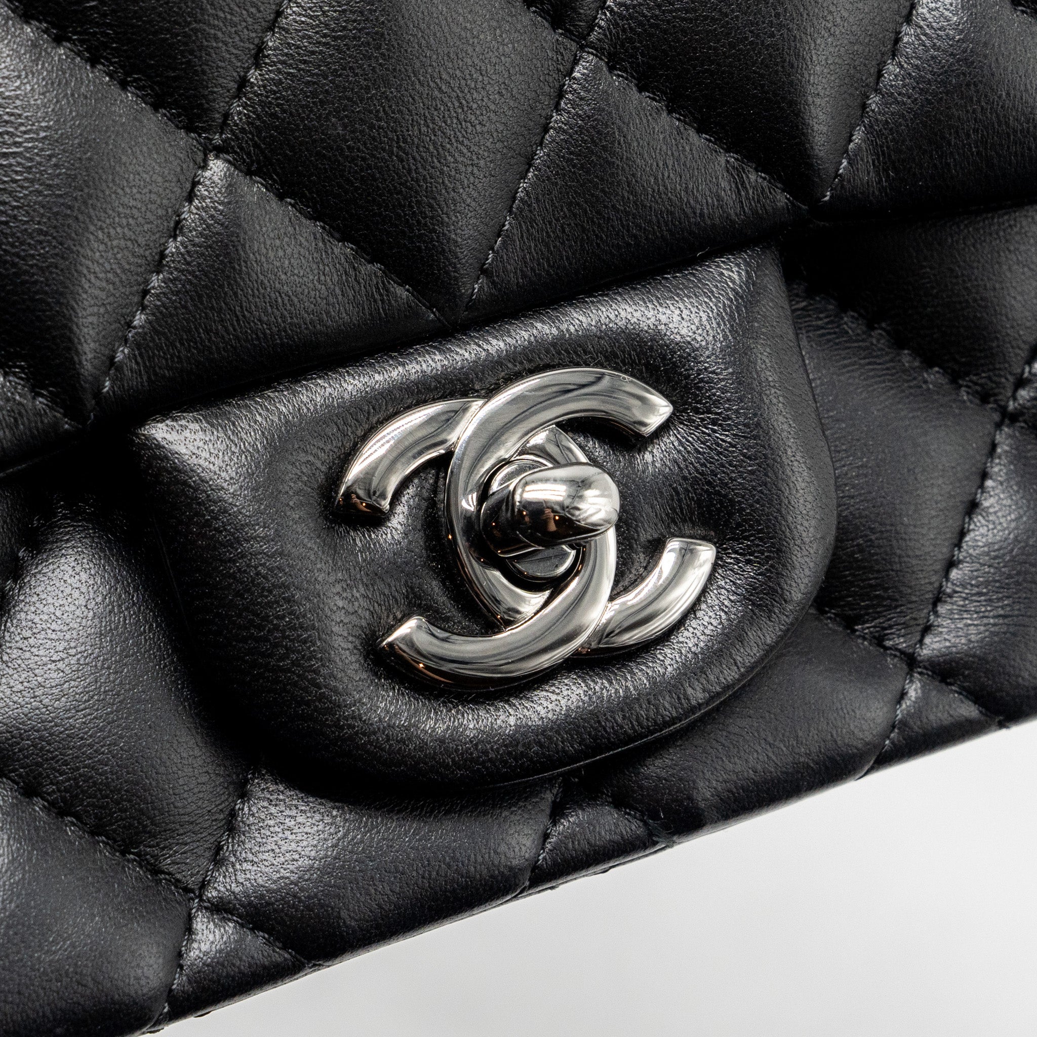 Chanel mini square Flap bag lambskin black