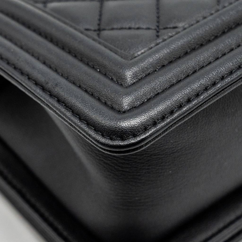 Chanel Small Boy Bag Calfskin Black  (microchip)