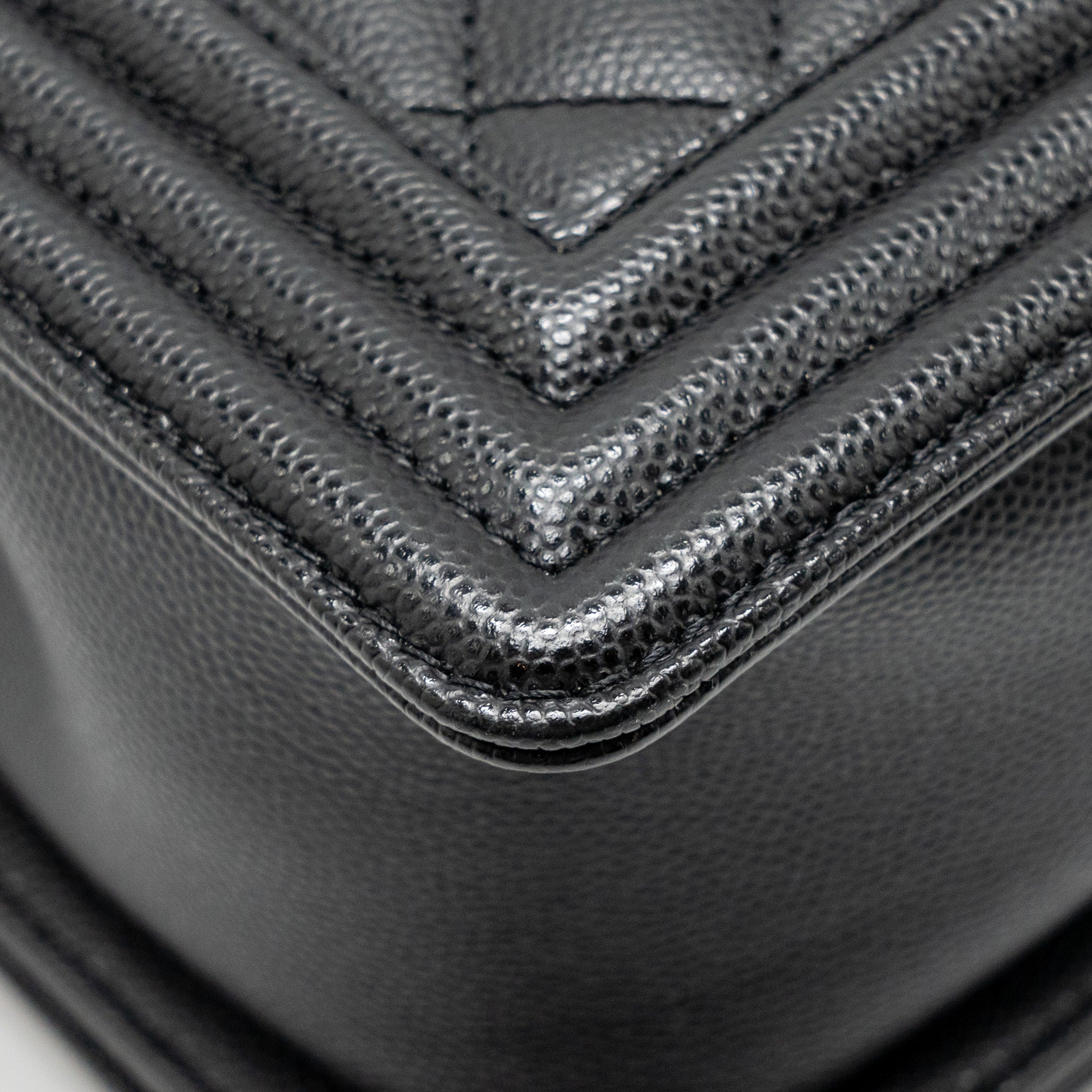 Chanel Medium Boy Bag Caviar Black  (Microchip)