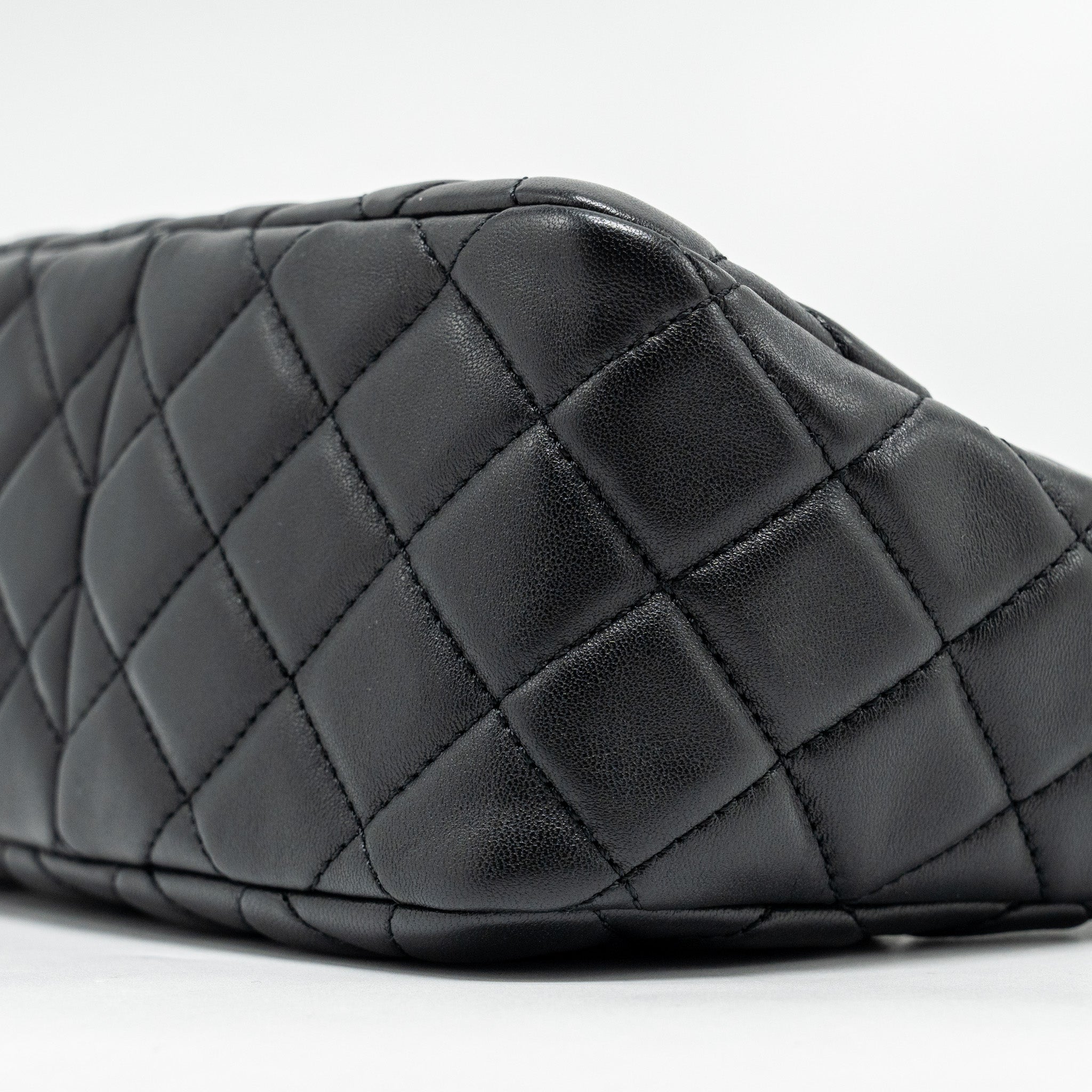 Chanel 22B Pearl Crush Hobo Bag Lambskin BLACK  (Microchip)