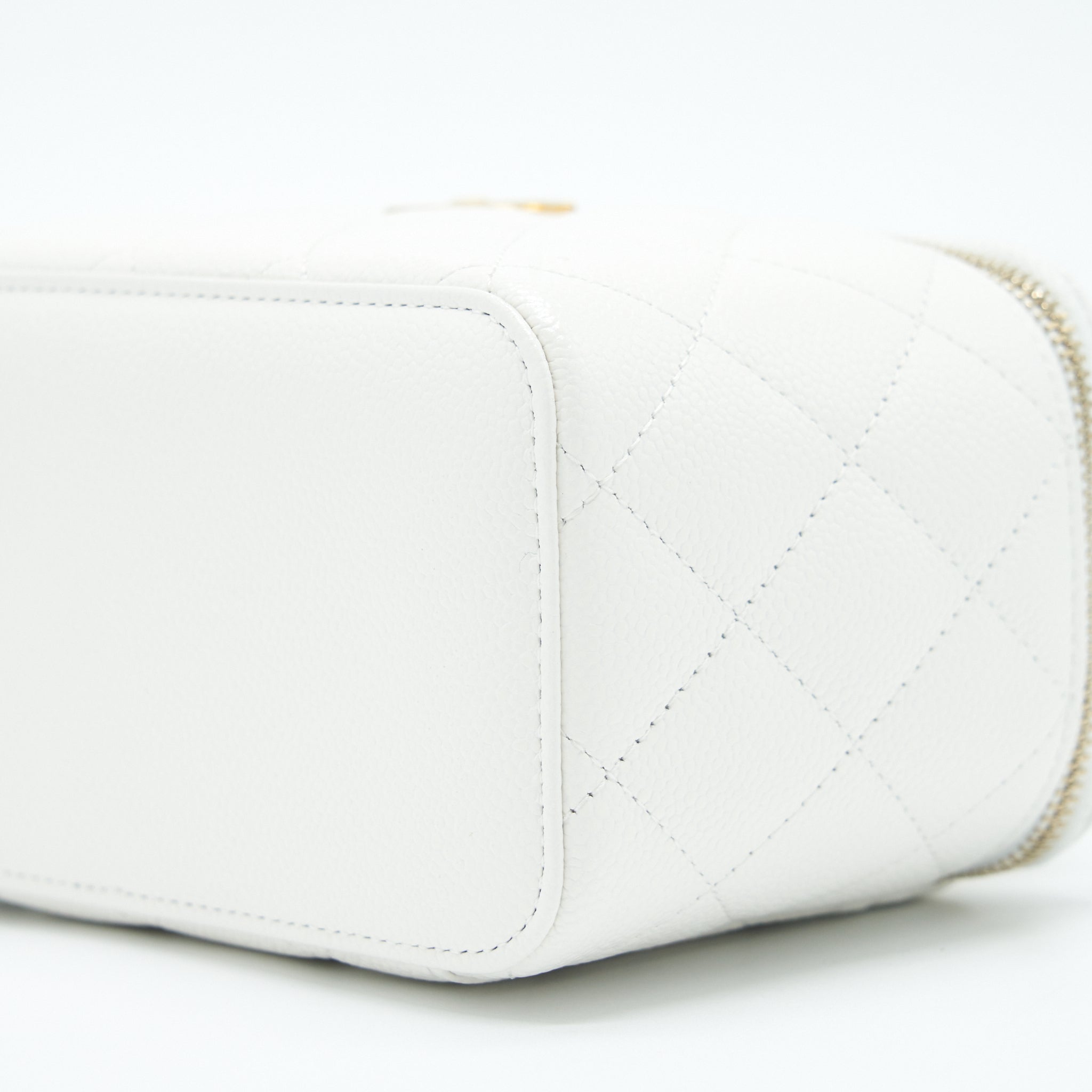 Chanel 22S Logo Top Handle Long Vanity With Chain Caviar White