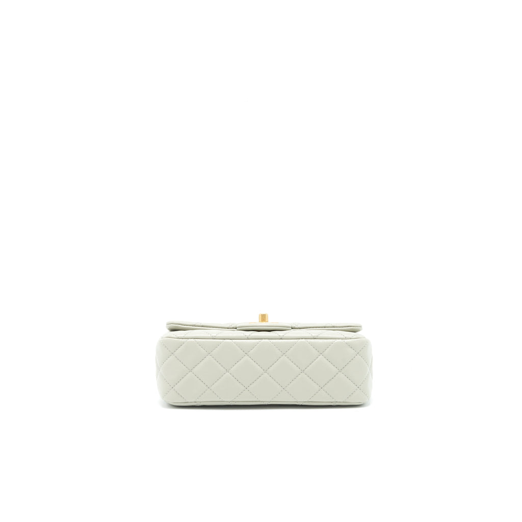 Chanel 22C light Pearl Crush mini Flap Bag Lambskin light Grey