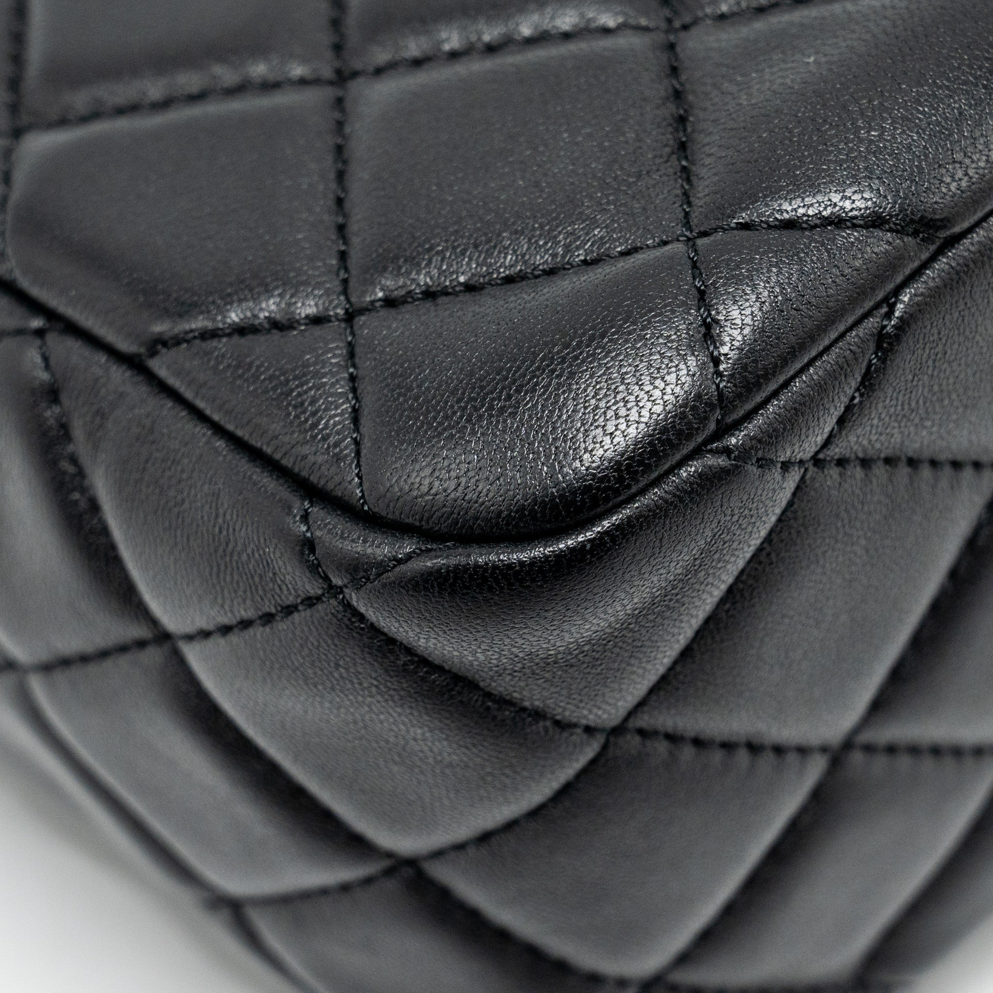 Chanel 22B Pearl Crush Hobo Bag Lambskin BLACK  (Microchip)