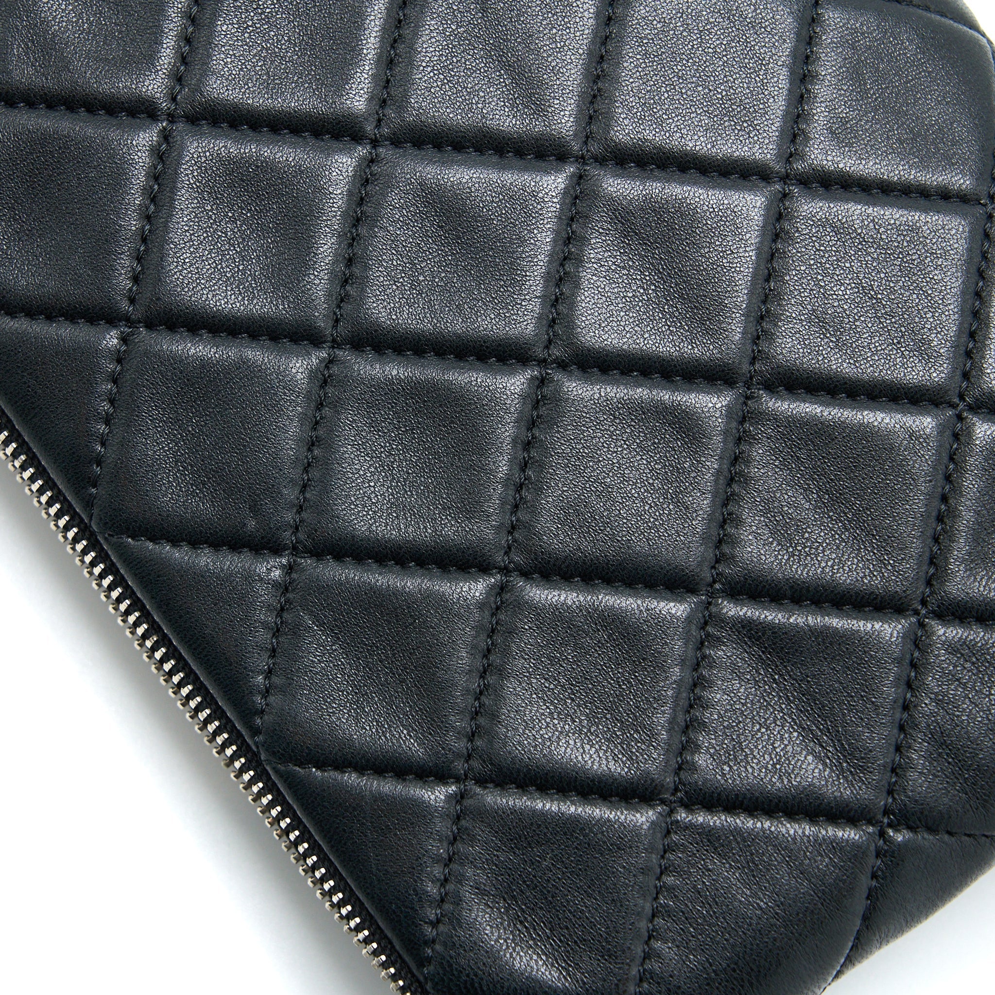 Chanel 12A Evening Bag Lambskin Black/Gold
