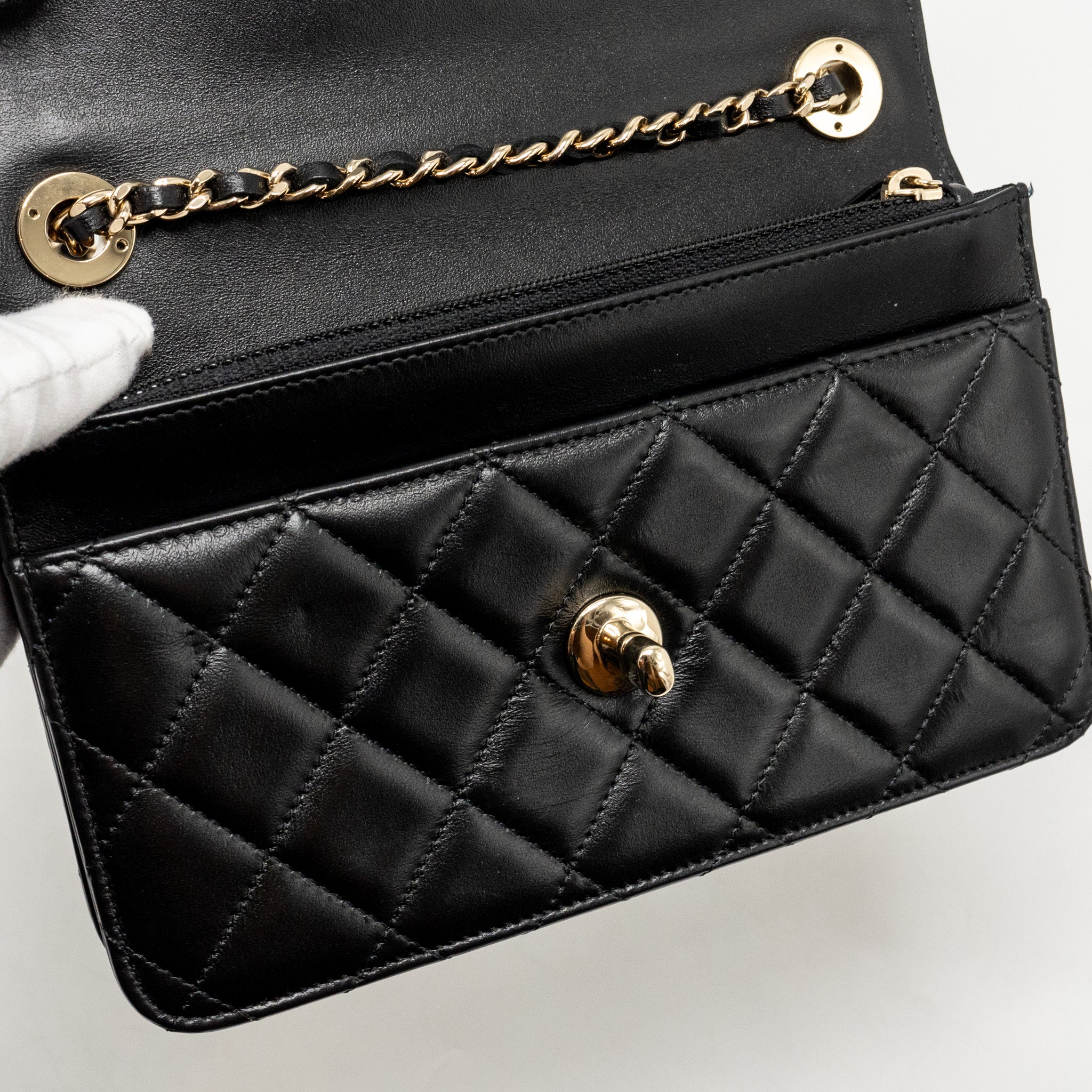 Chanel Trendy CC Wallet on Chain Lambskin Black L (Microchip)
