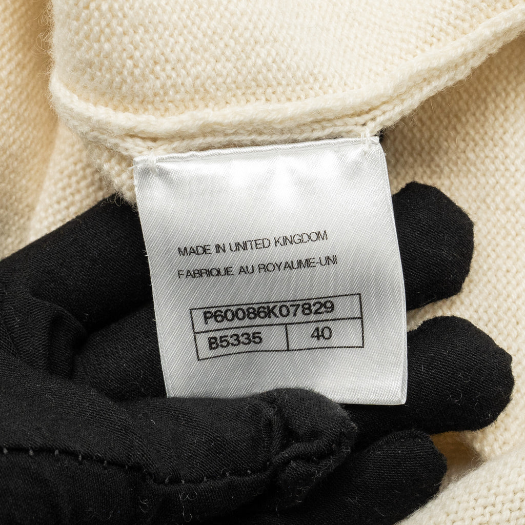 Chanel Size 40 CC Logo Button Cardigan Cashmere White/Black