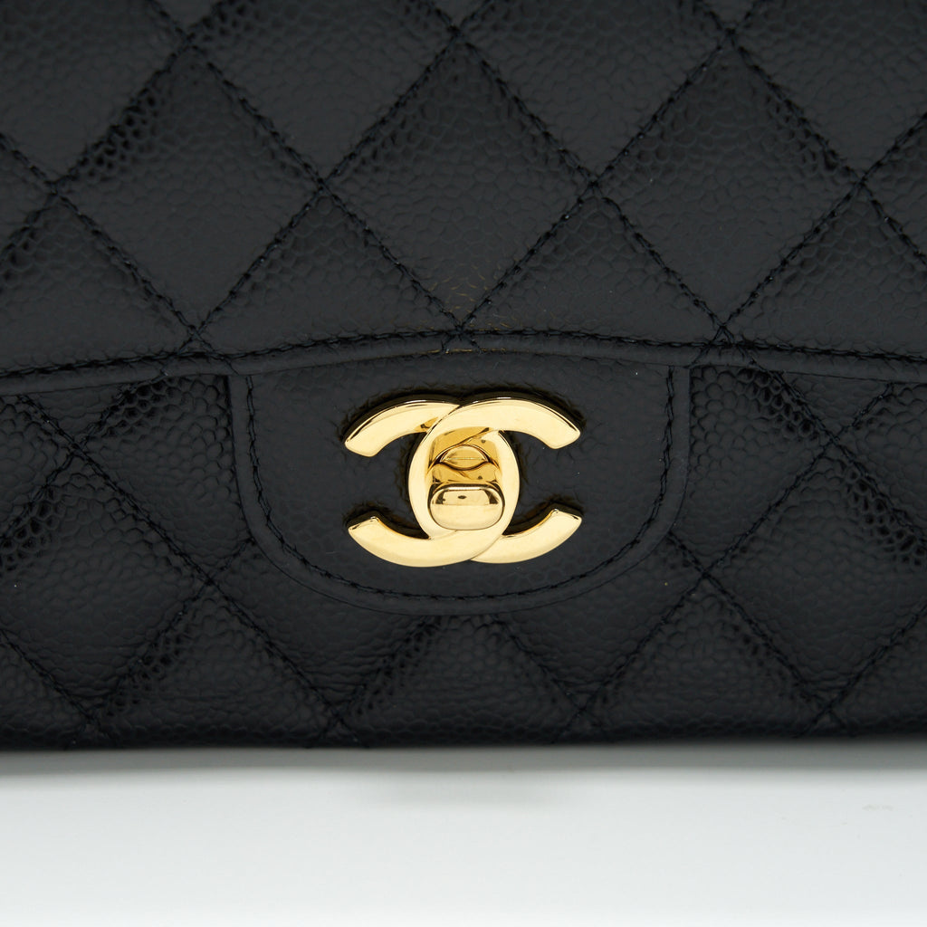 Chanel Medium Classic Flap bag Caviar Black