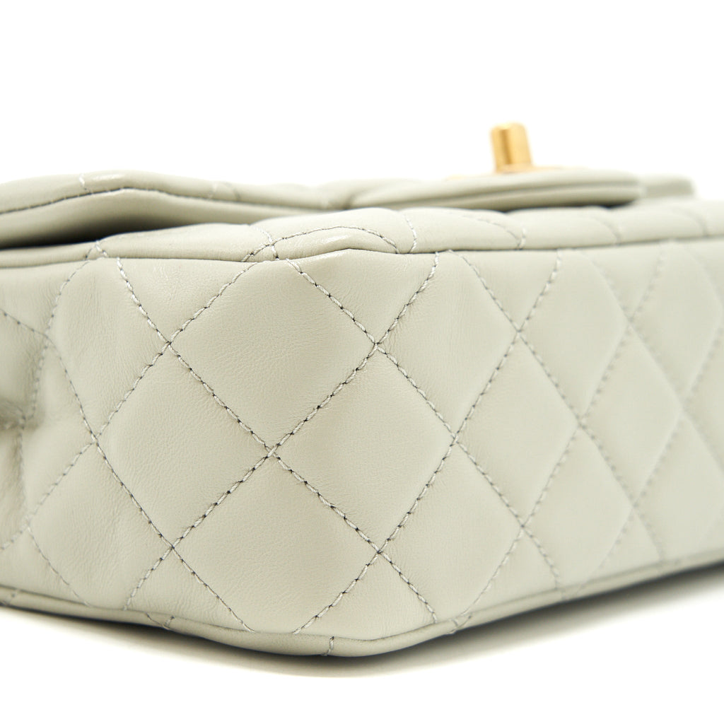 Chanel 22C light Pearl Crush mini Flap Bag Lambskin light Grey