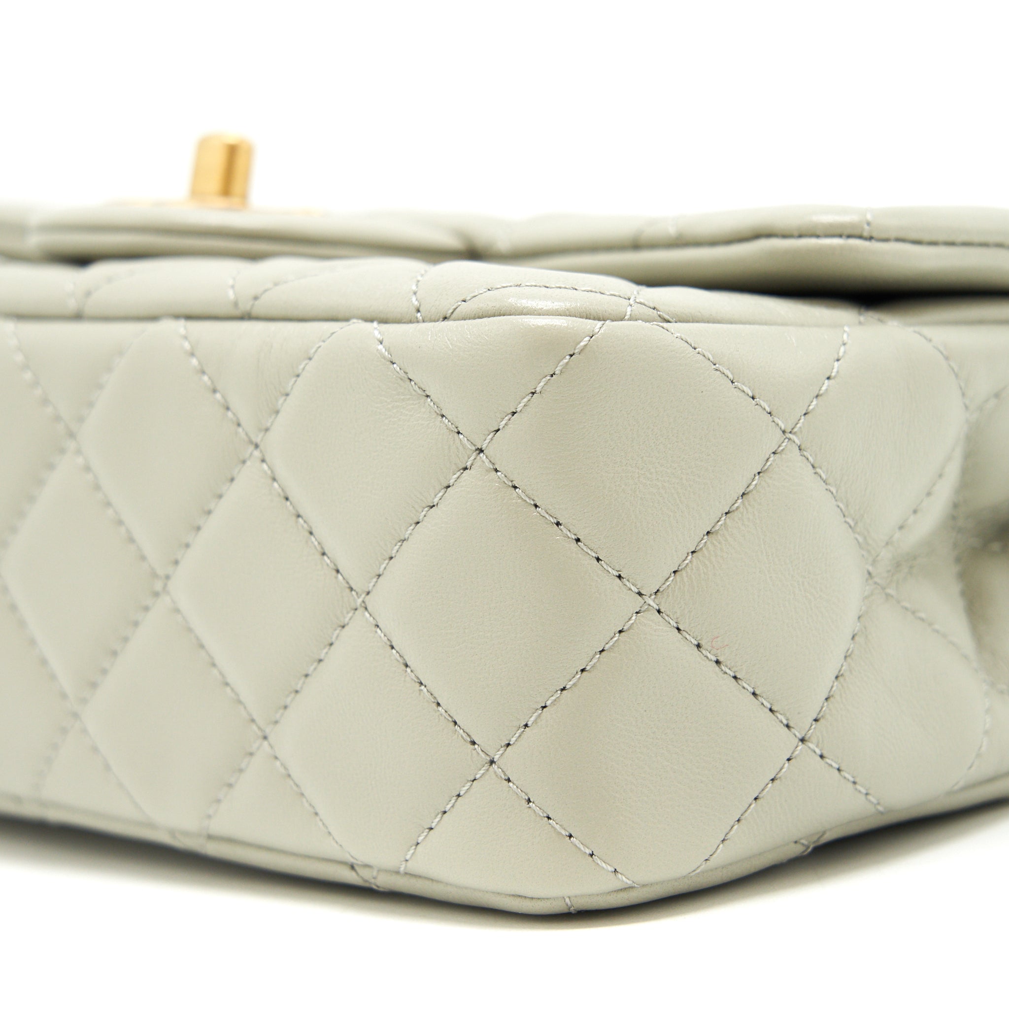 Chanel 22C light Pearl Crush mini Flap Bag Lambskin light Grey