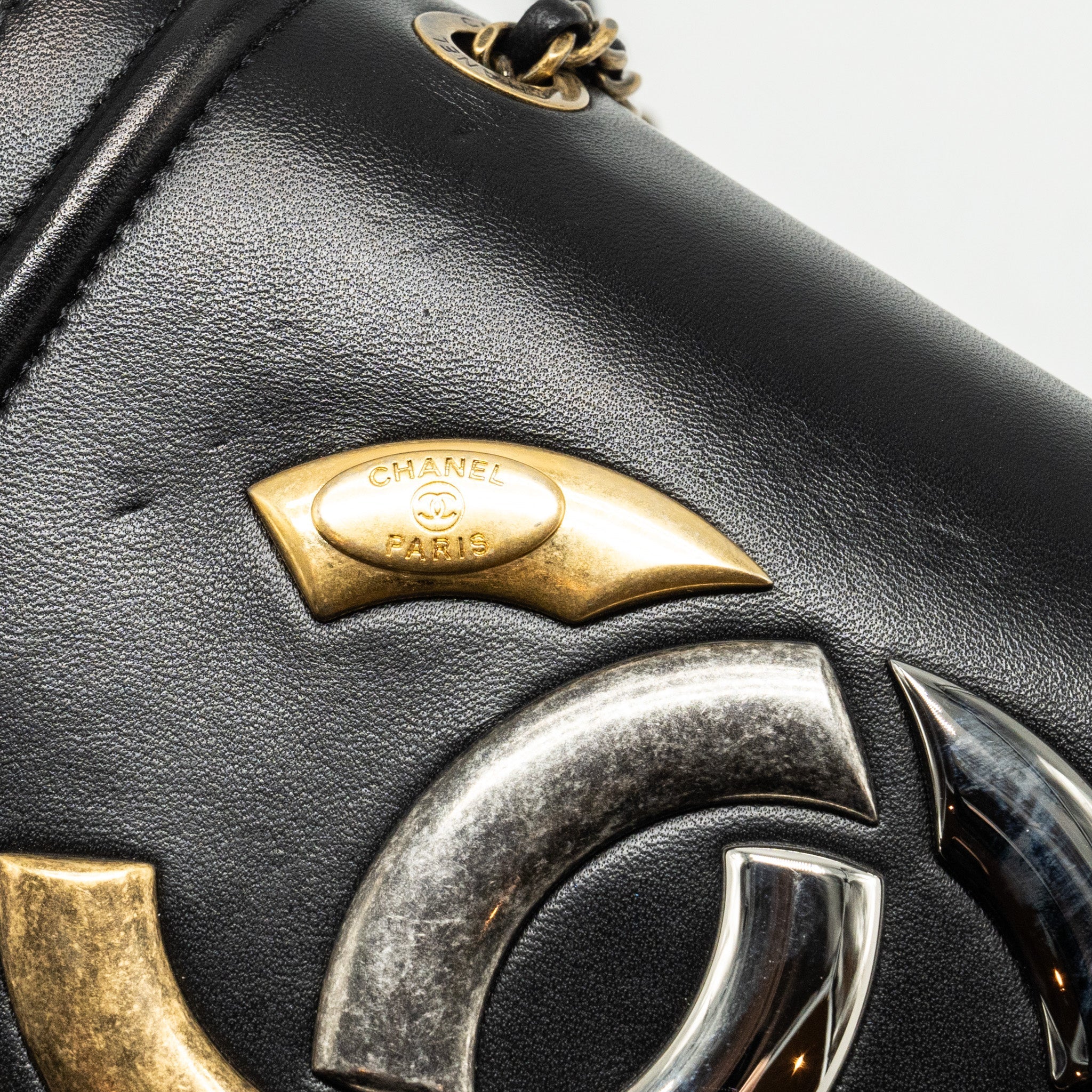 Chanel CC logo square flap bag lambskin black