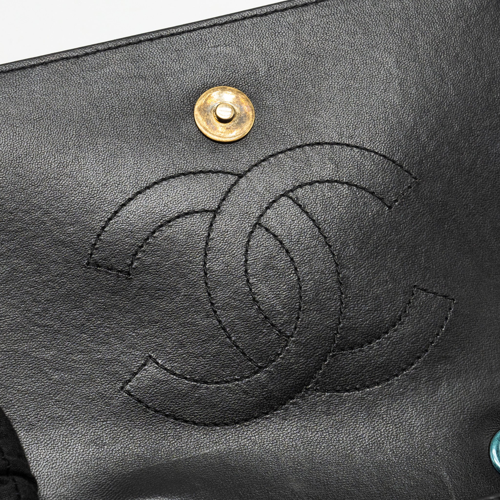 Chanel CC logo square flap bag lambskin black