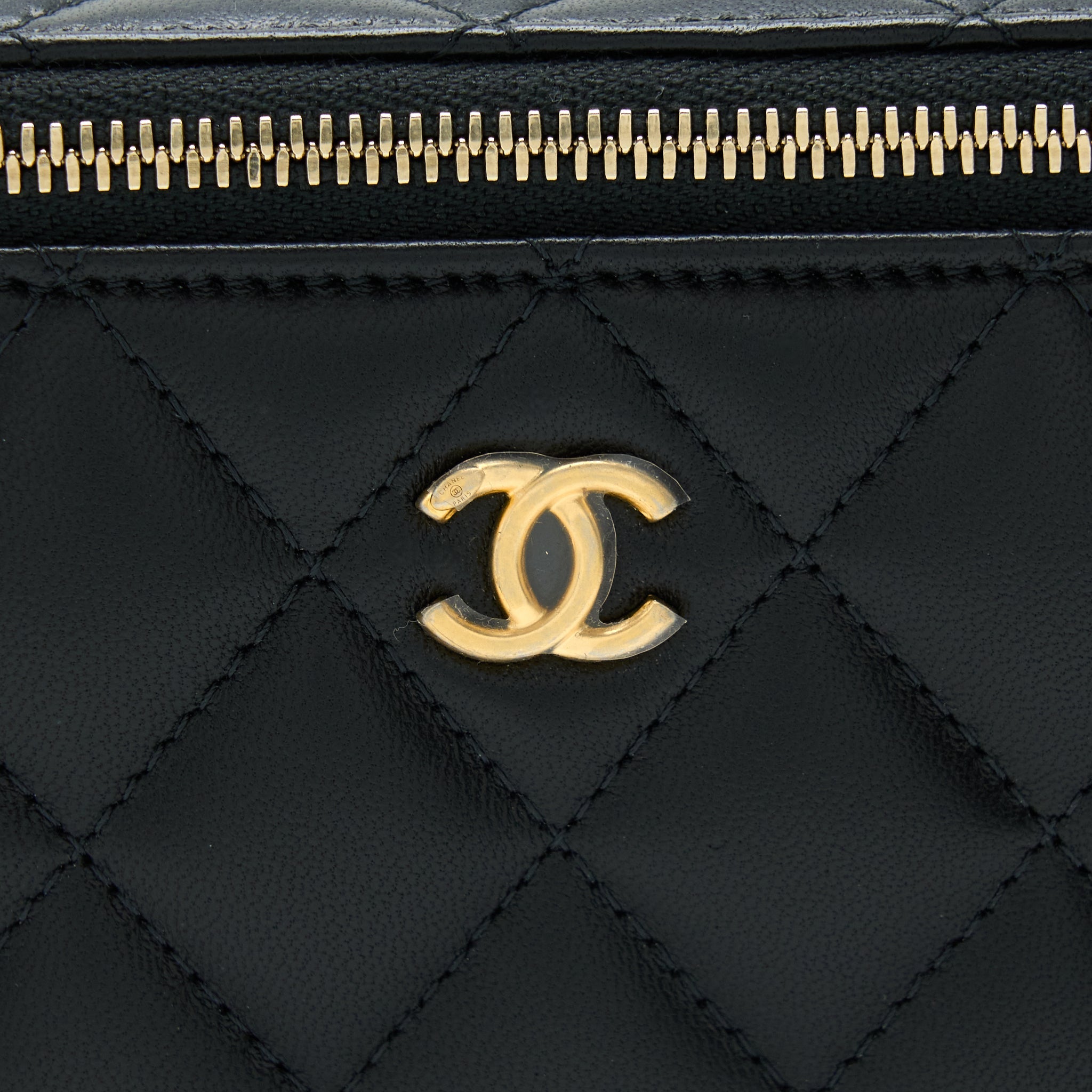 Chanel 22A Pearl Crush Long Vanity With Chain Lambskin Black