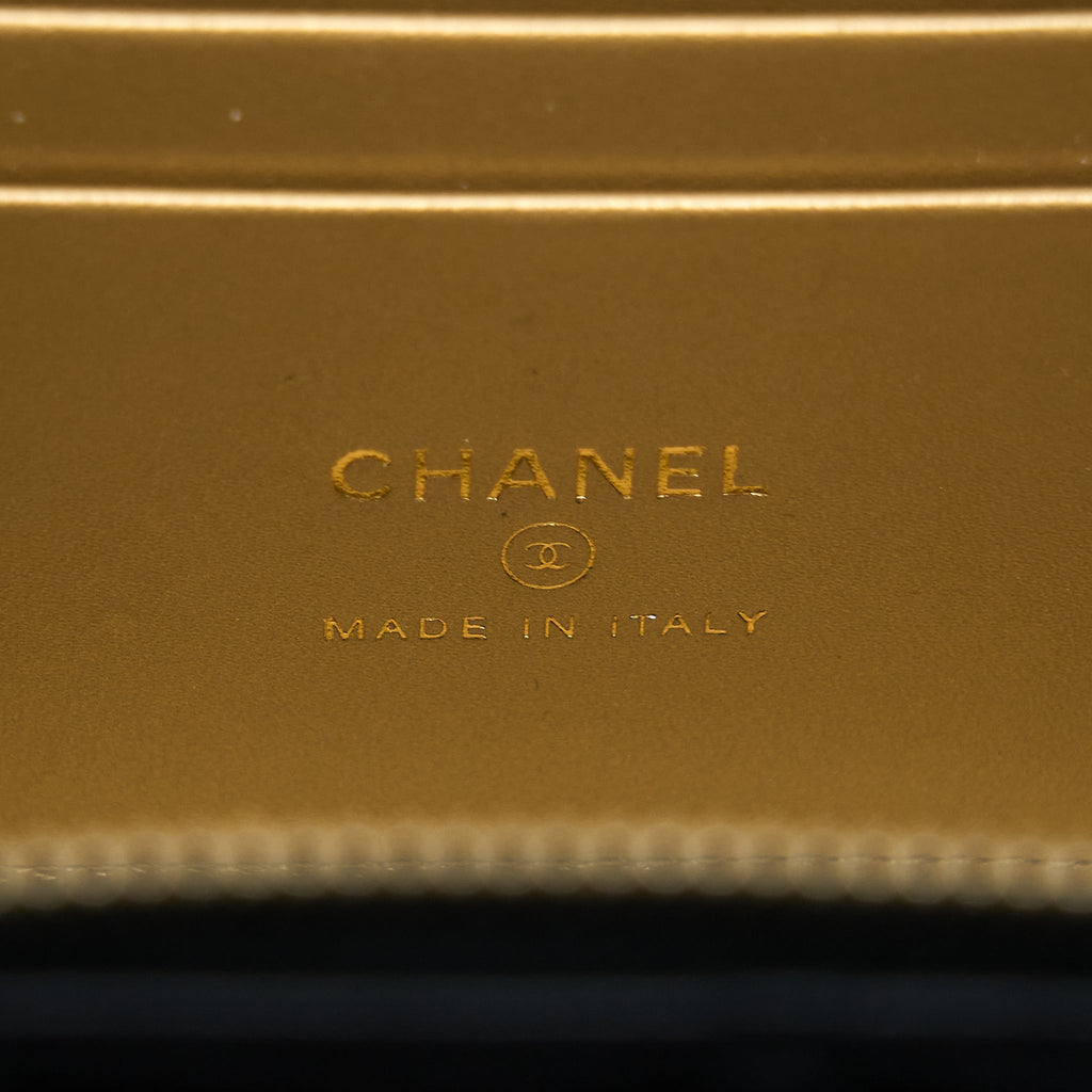 Chanel 22A Pearl Crush Long Vanity With Chain Lambskin Black