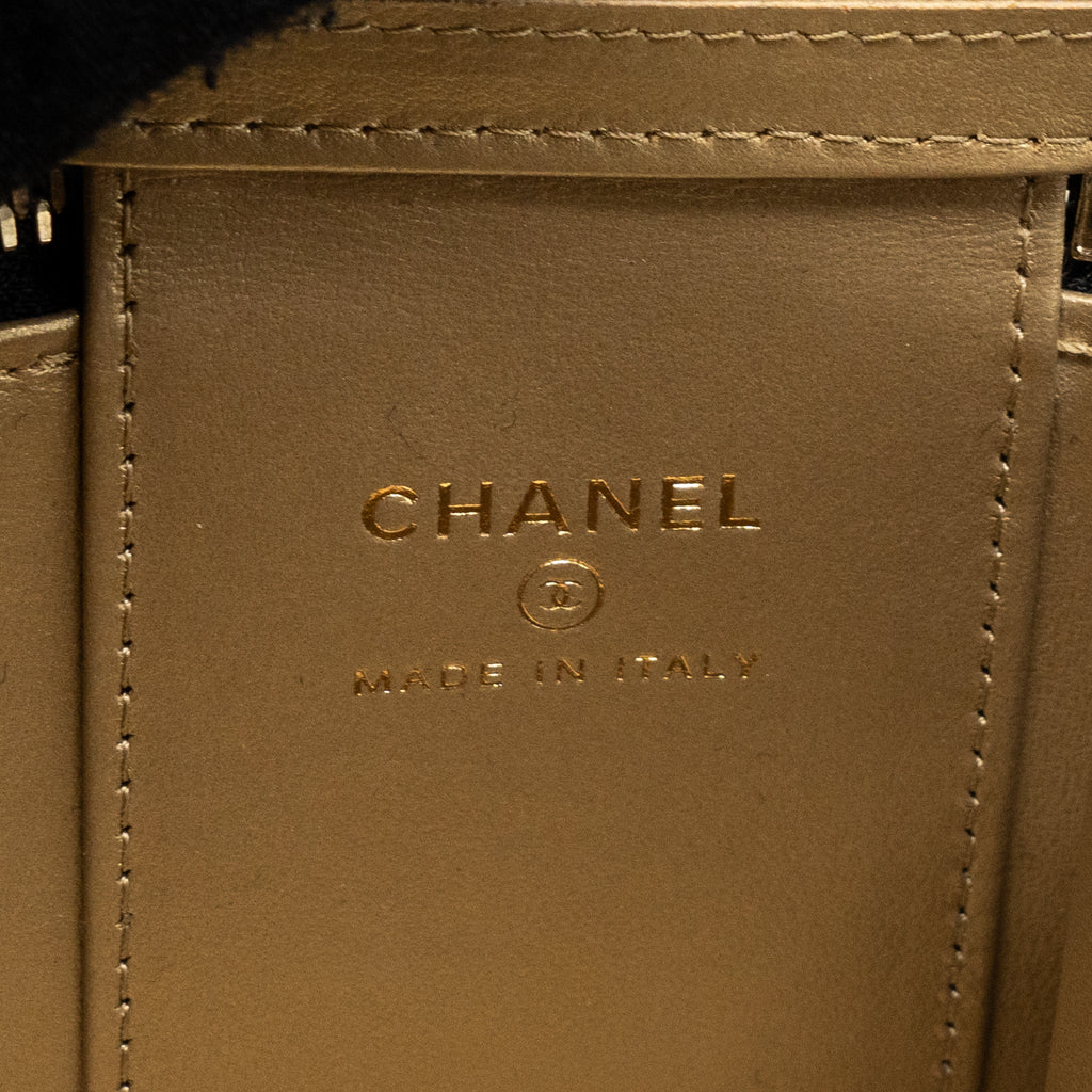 Chanel Pearl Crush Mini Vanity Case Lambskin Black L(microchip)