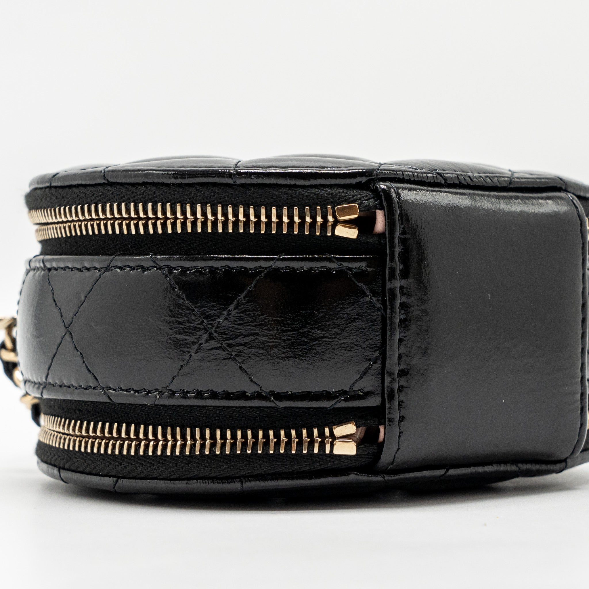 Chanel 22B Top Handle Mini Round Vanity Case With Chain Shiny Lambskin Black L (Microchip)