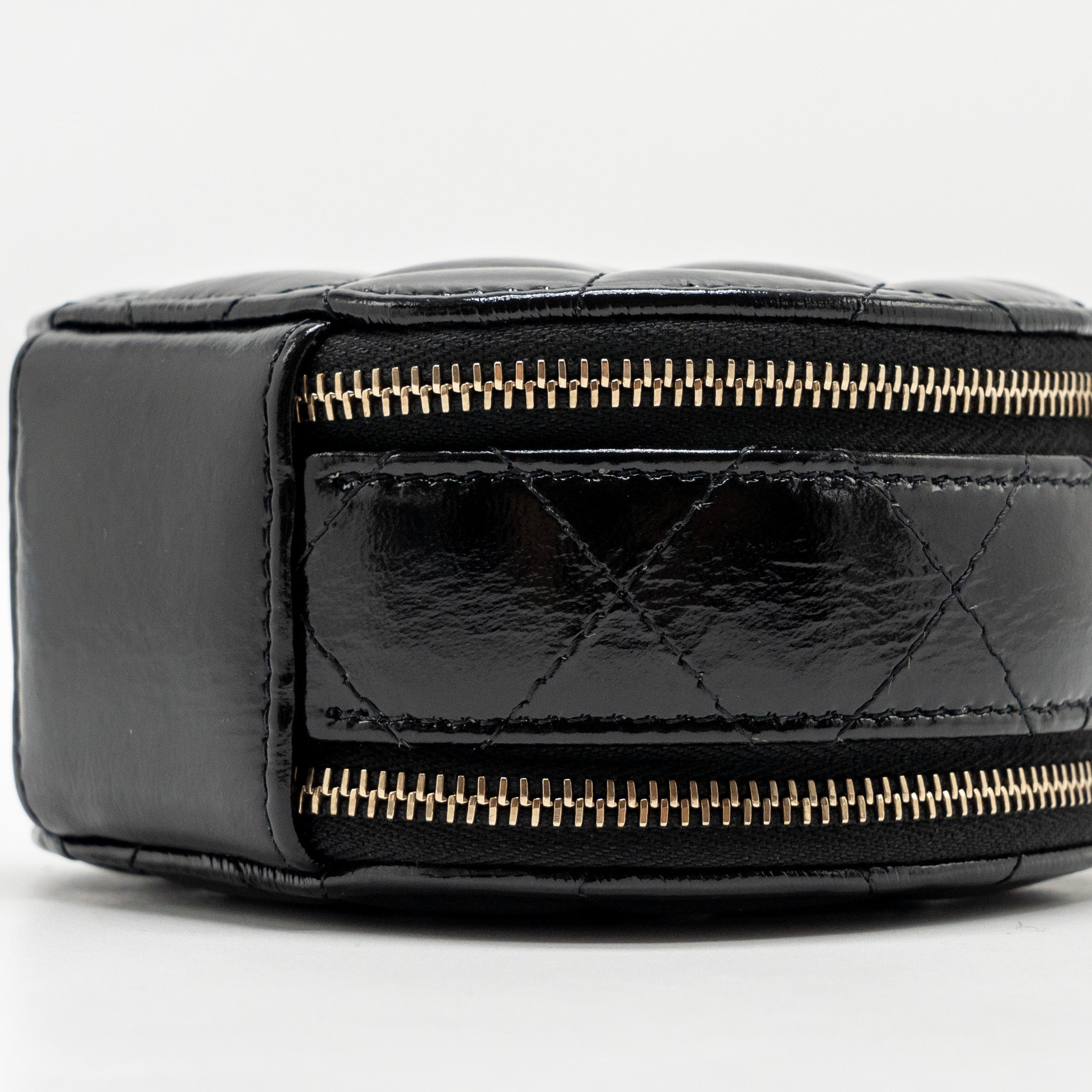 Chanel 22B Top Handle Mini Round Vanity Case With Chain Shiny Lambskin Black L (Microchip)