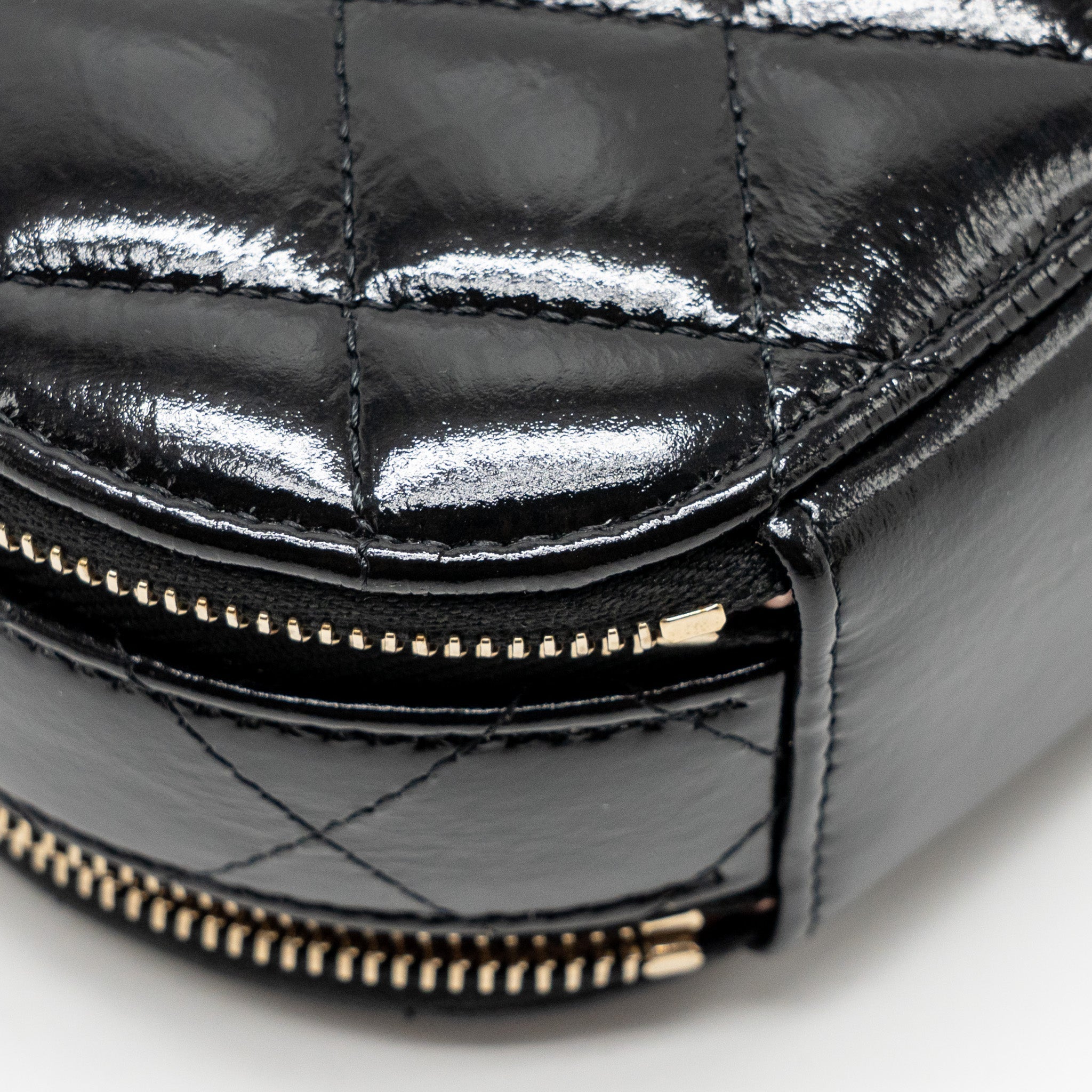 Chanel 22B Top Handle Mini Round Vanity Case With Chain Shiny Lambskin Black L (Microchip)