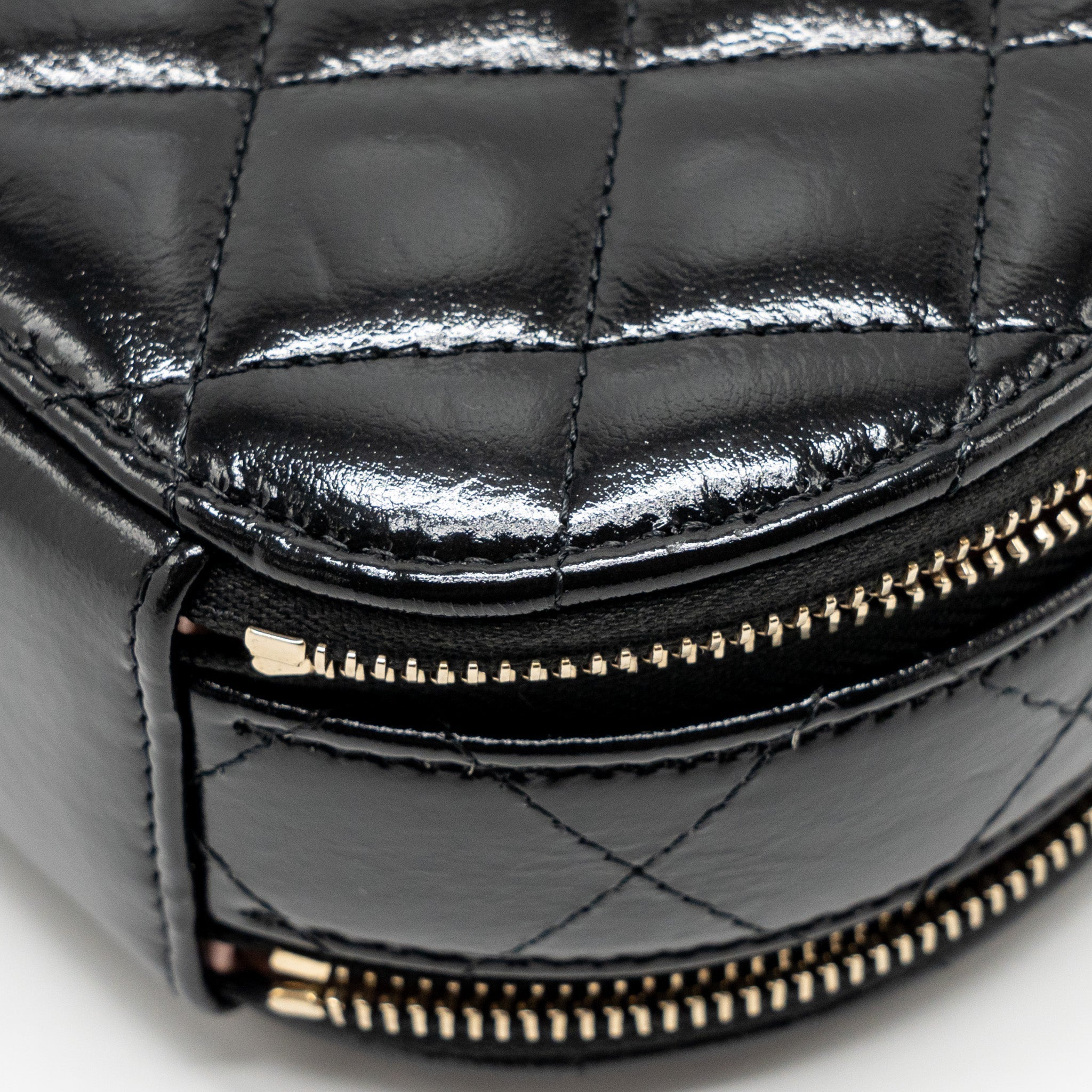 Chanel 22B Top Handle Mini Round Vanity Case With Chain Shiny Lambskin Black L (Microchip)