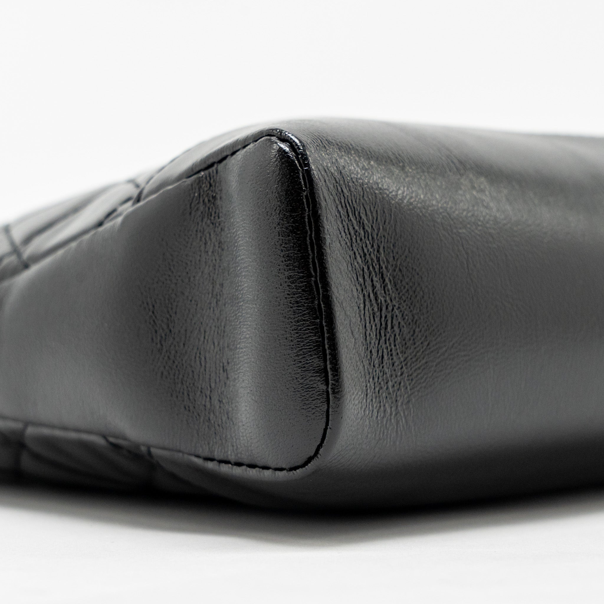 Chanel Mini 31 bag Shiny Calfskin Black L (Microchip)