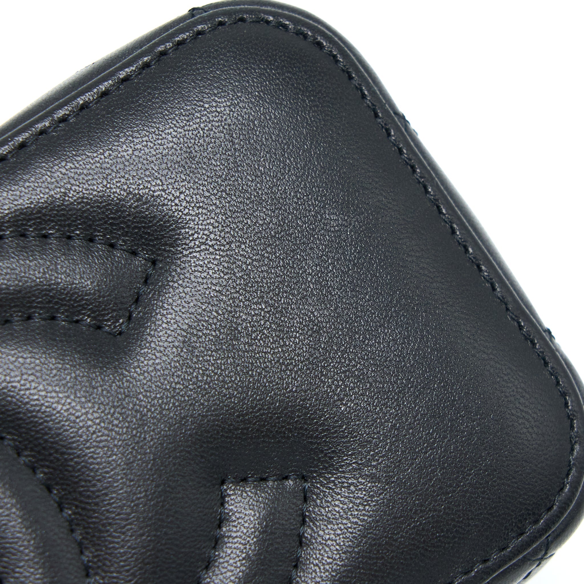 Chanel Pear Crush Long Vanity With Chain Lambskin Black