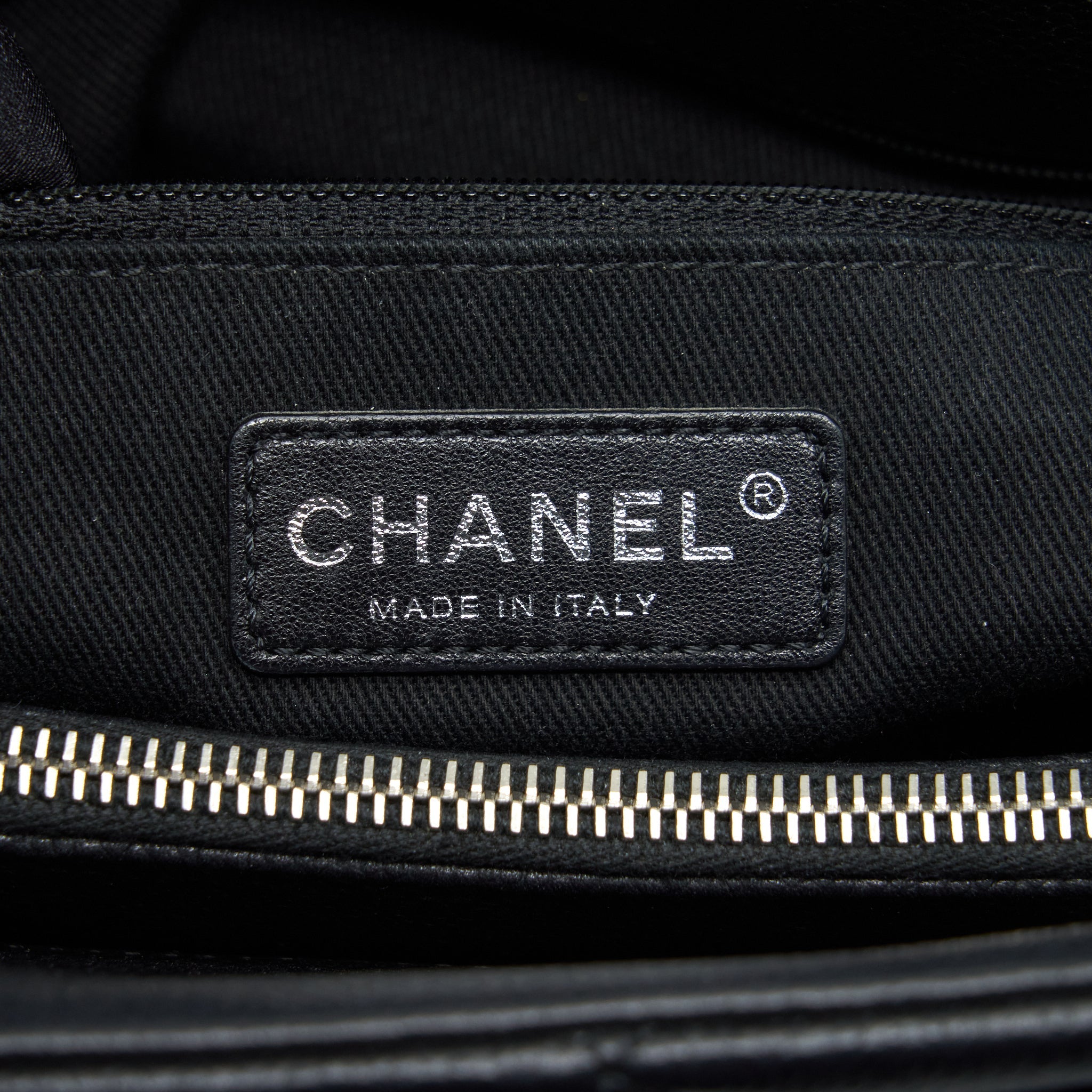 Chanel CC Logo Tote Bag Caviar Black
