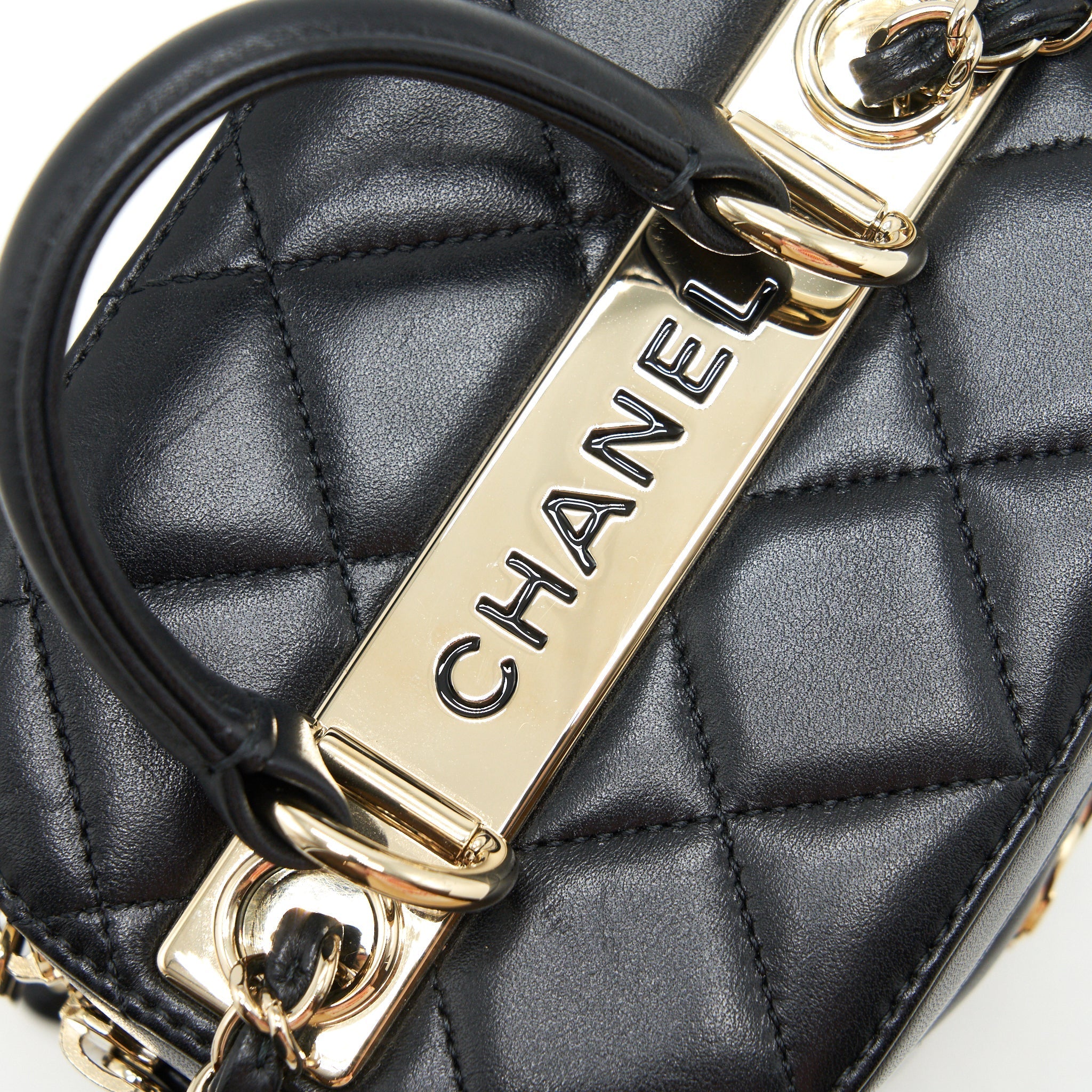 Chanel Trendy CC Round Vanity Case Crossbody Bag Lambskin Black L