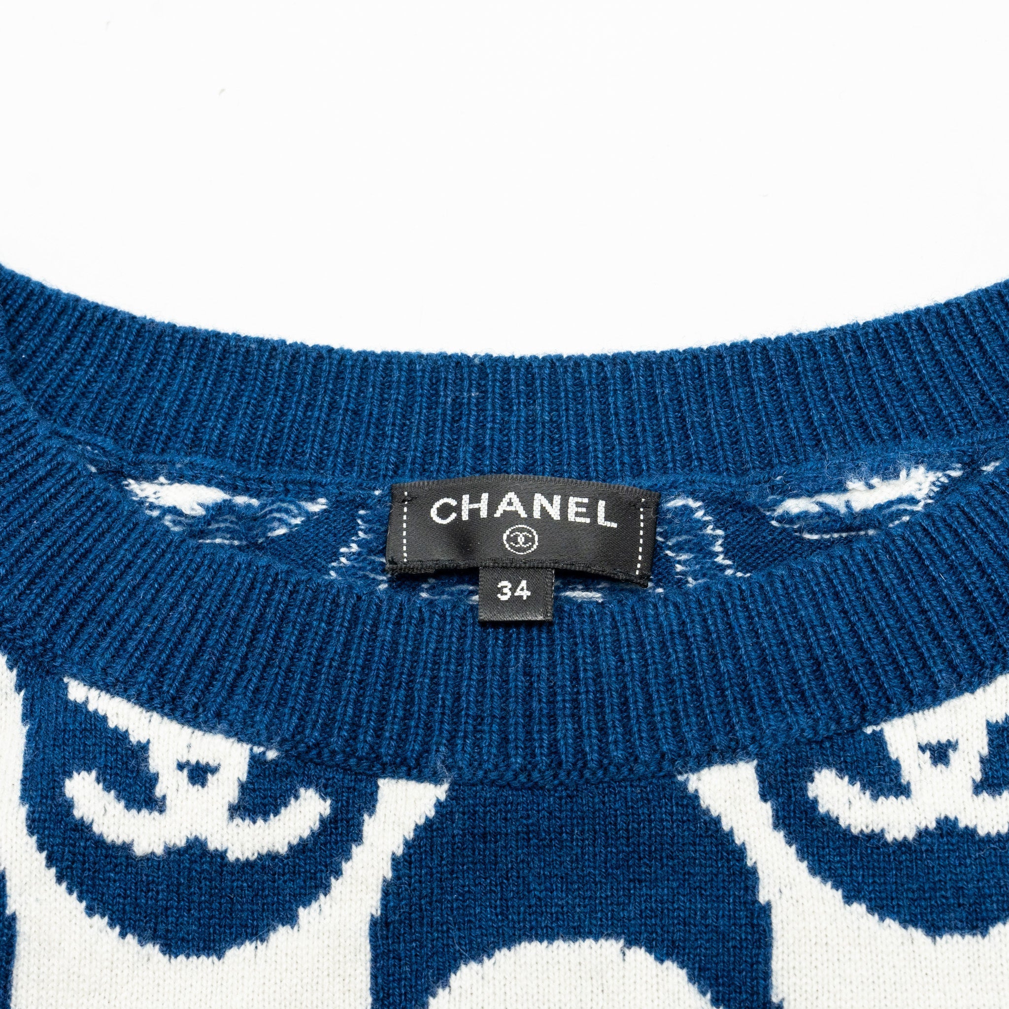 Chanel size 34 cashmere sweater blue/white