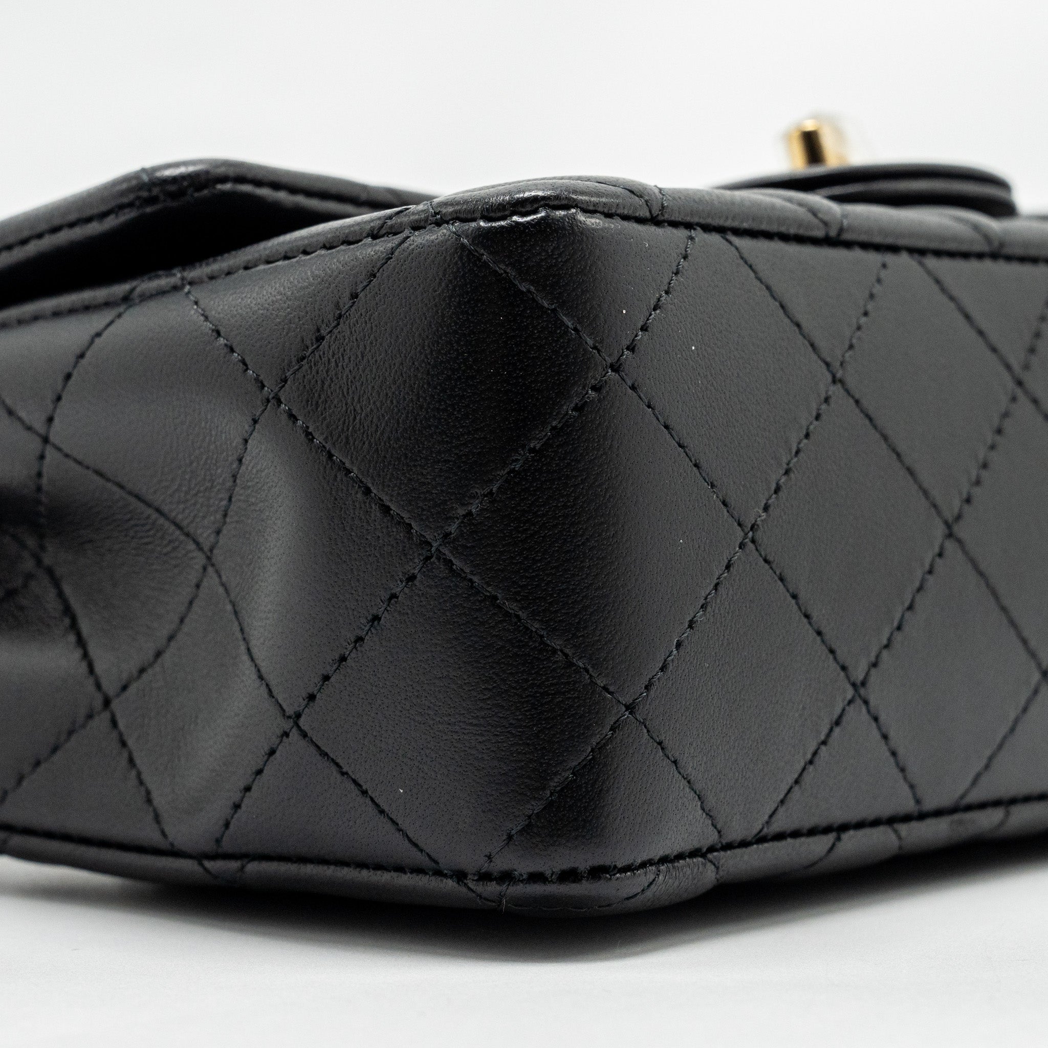 Chanel Mini Rectangular Flap Bag Lambskin Black L (microchip)