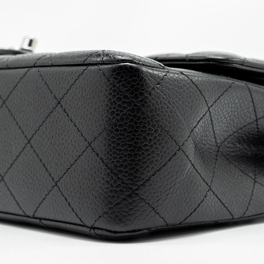 Chanel Medium Classic Double Flap Bag CAVIAR Black  (Microchip)