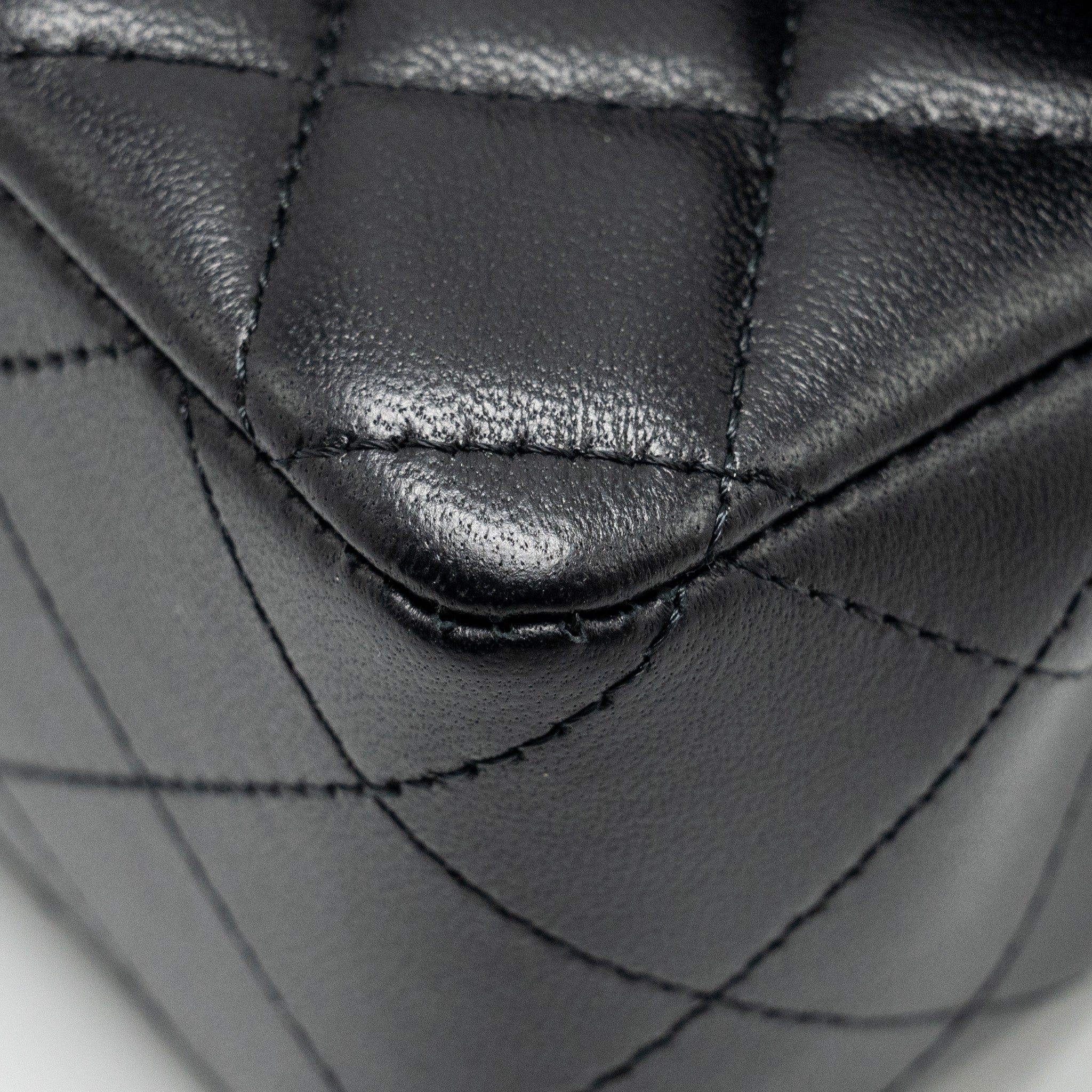 Chanel Mini Rectangular Flap Bag Lambskin Black L (microchip)