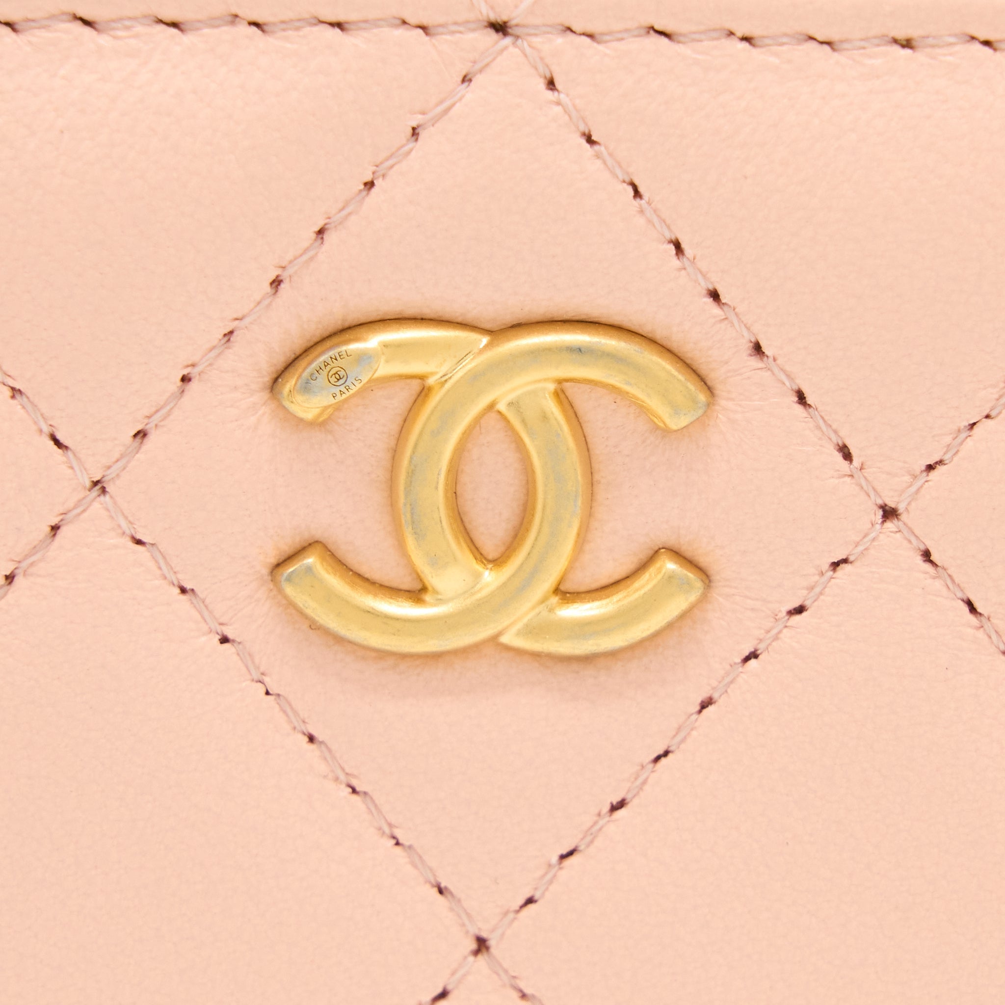 Chanel Pearl Crush Zippy Card Holder Lambskin Light Pink Brushed