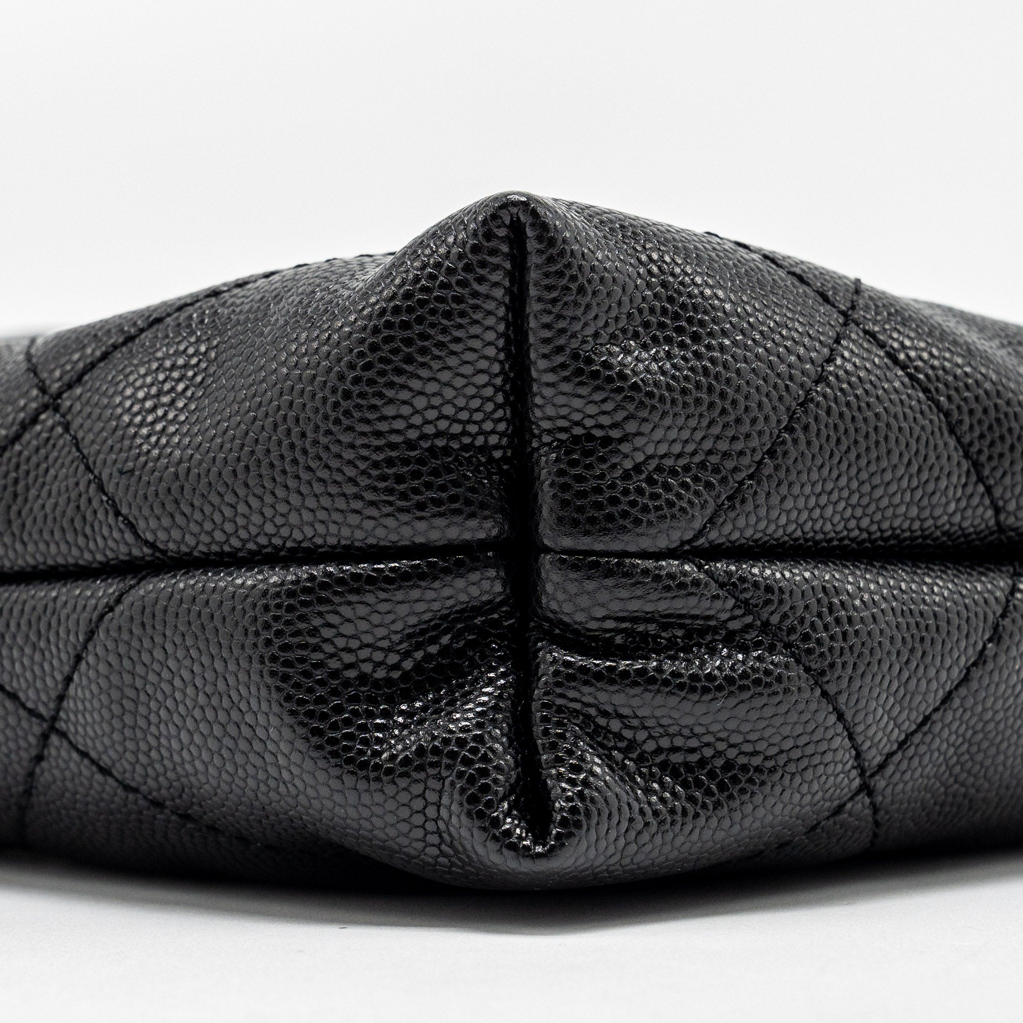 Chanel Mini 22 Bag Caviar Black  (Microchip)