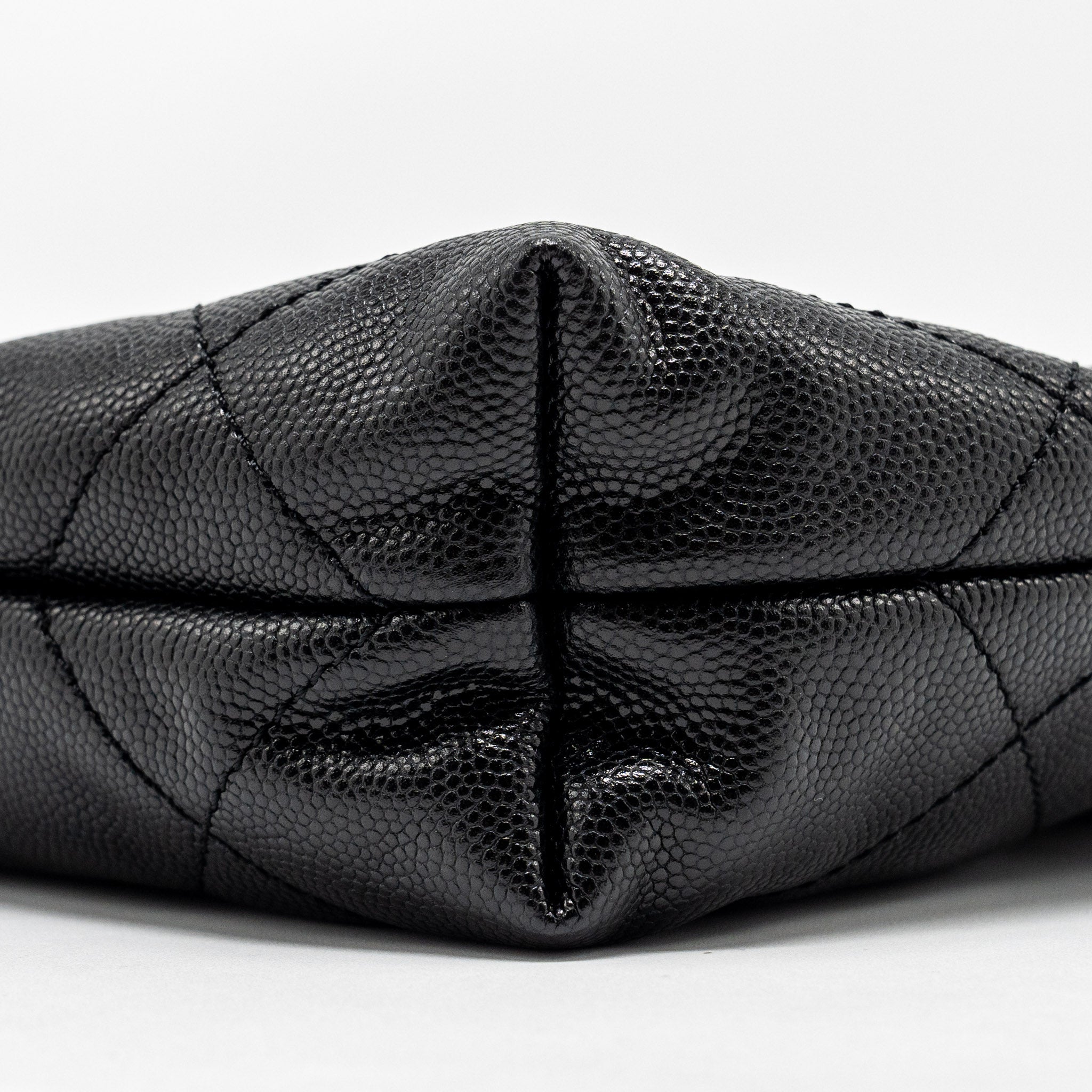 Chanel Mini 22 Bag Caviar Black  (Microchip)
