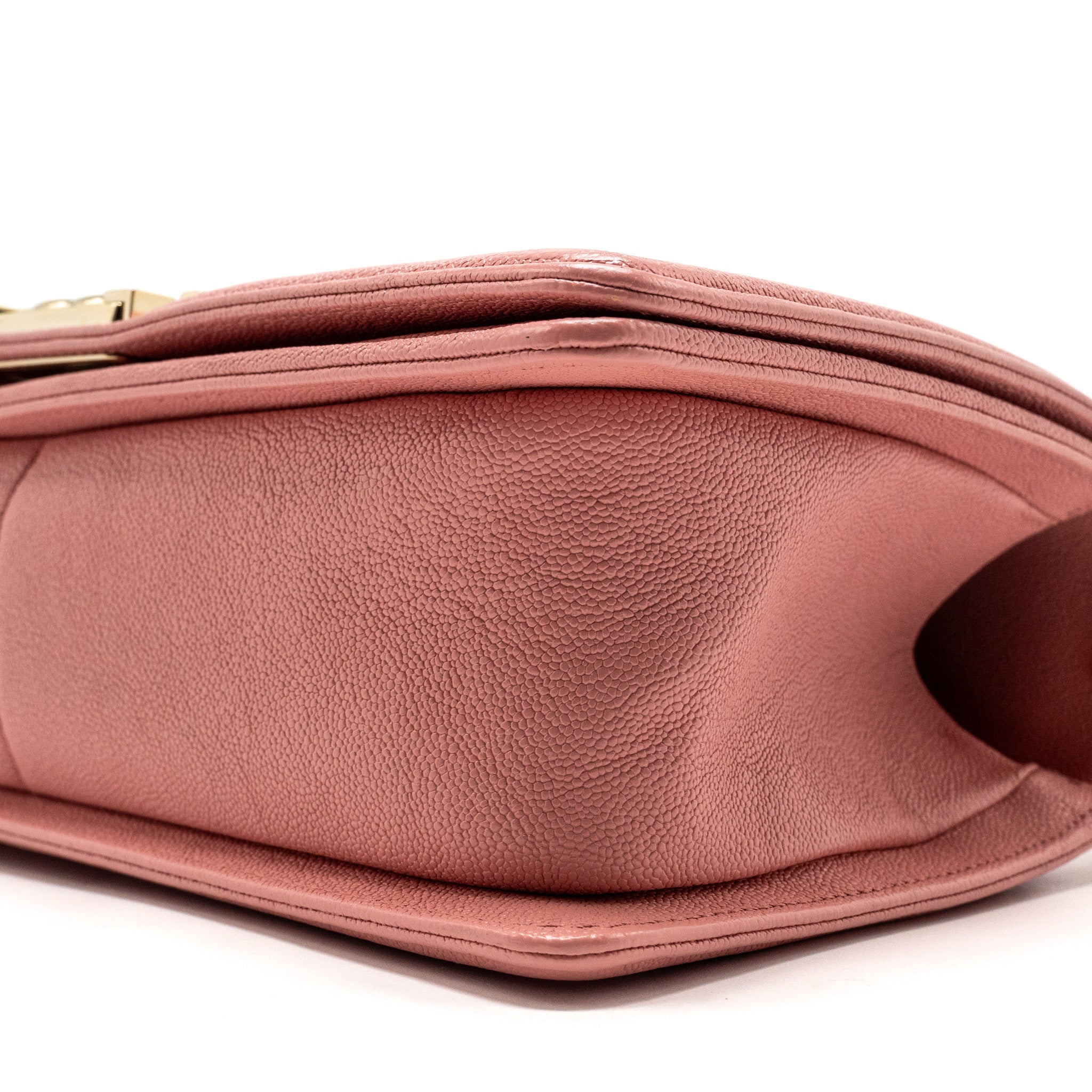 Chanel Medium Boy Bag Caviar Pink L