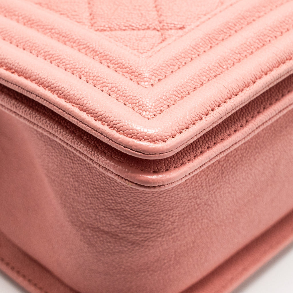 Chanel Medium Boy Bag Caviar Pink L
