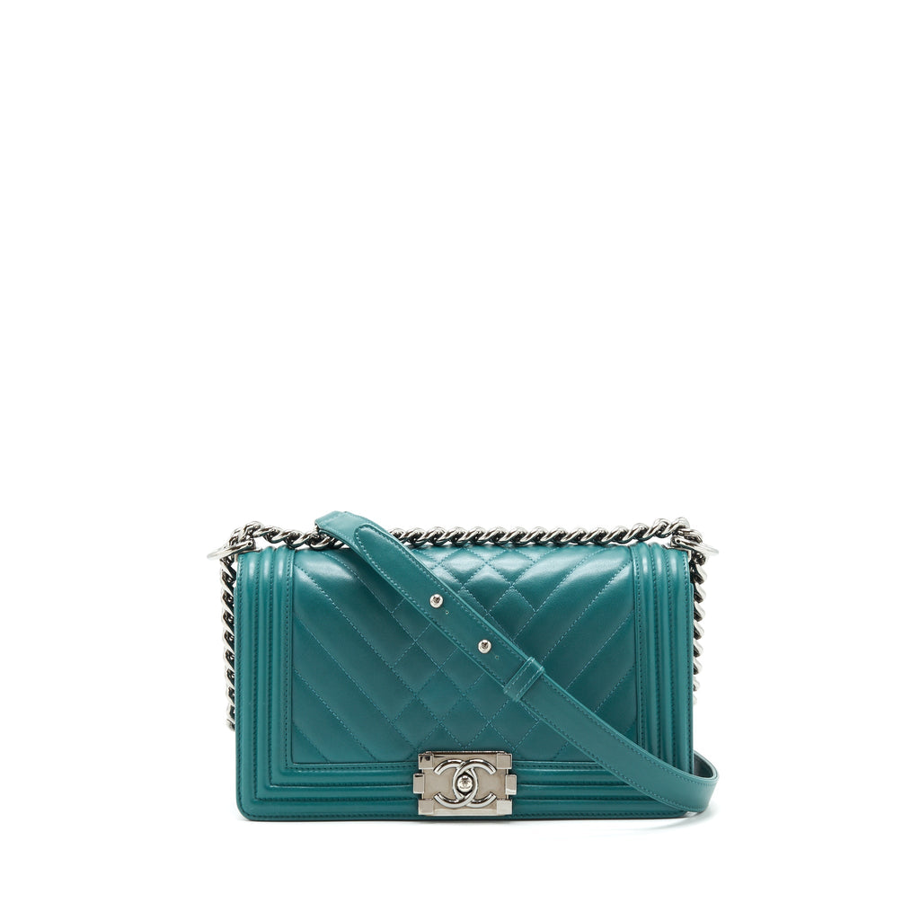 Chanel Medium Boy lambskin green