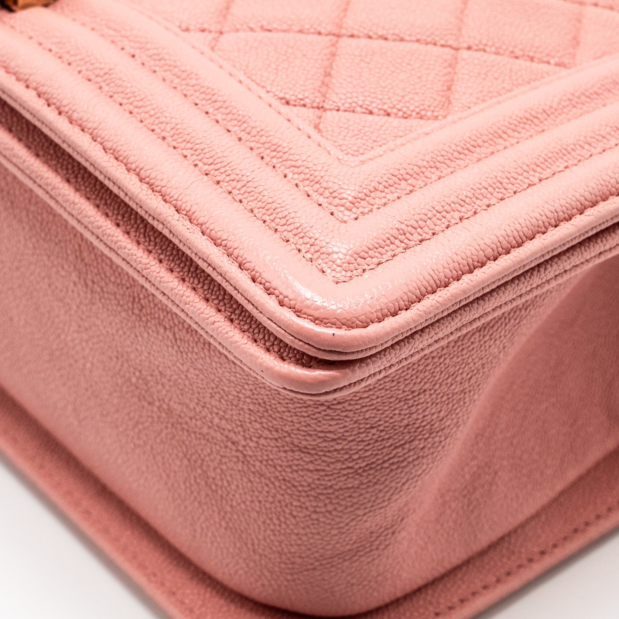 Chanel Medium Boy Bag Caviar Pink L