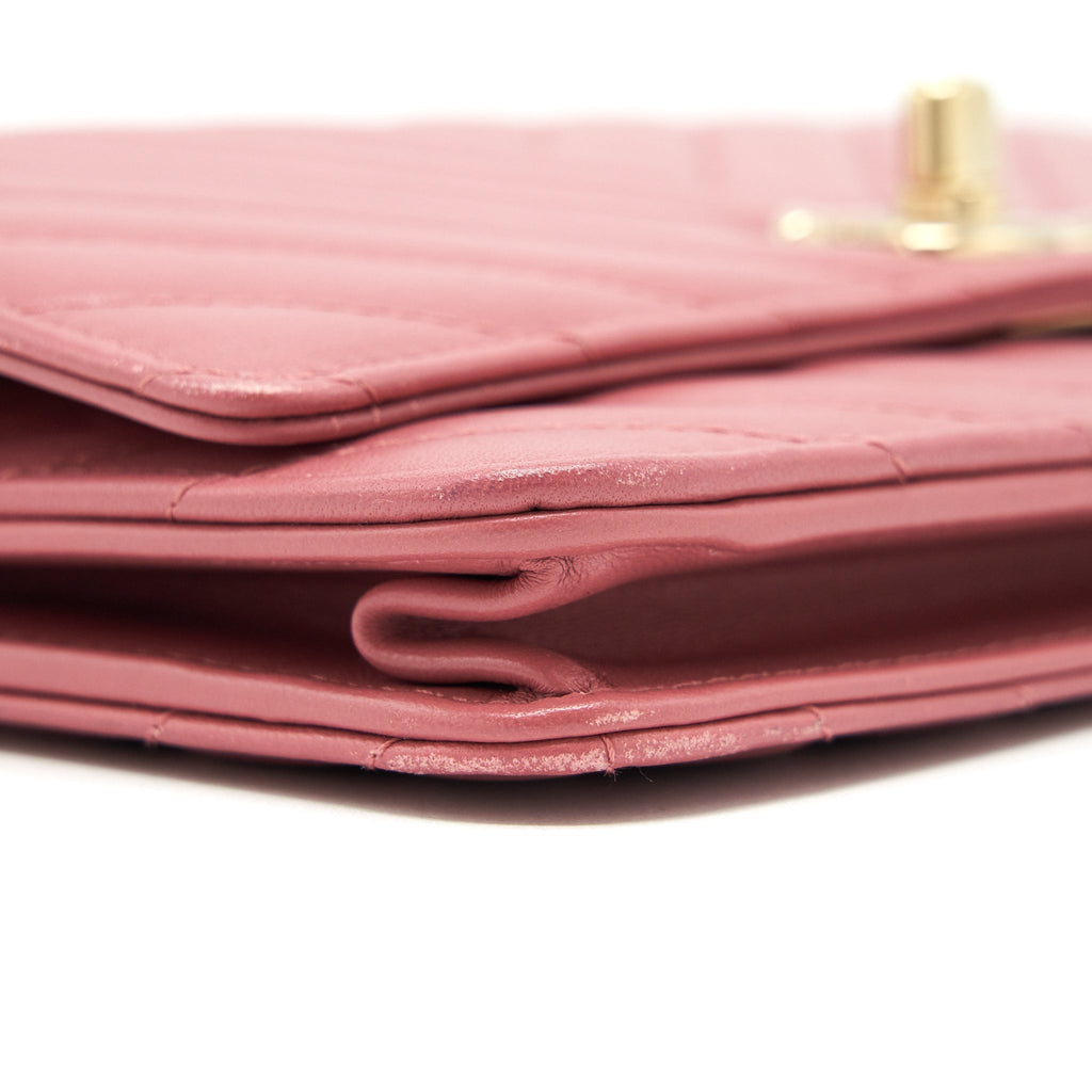 Chanel Chevron trendy CC Wallet on Chain Lambskin pink L