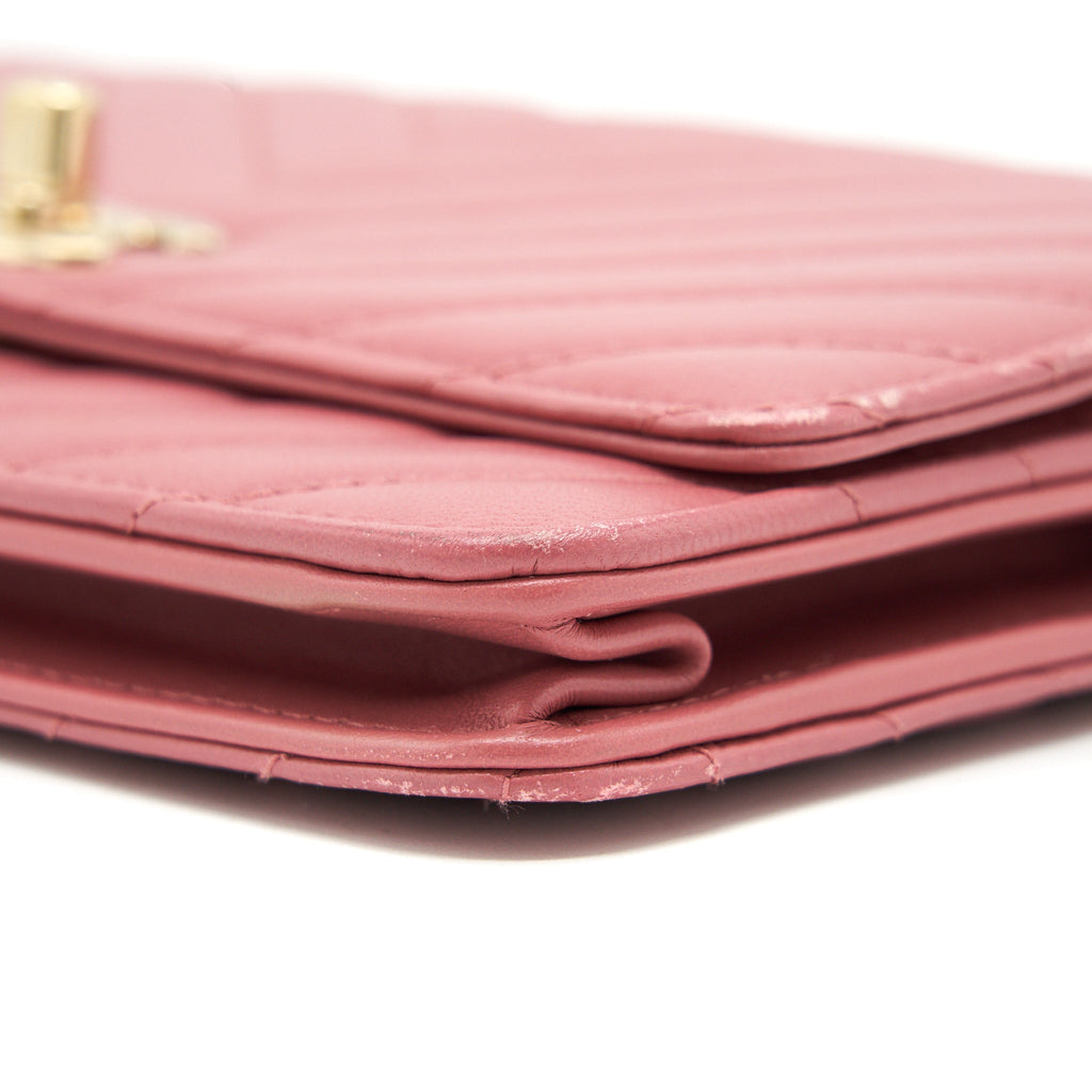 Chanel Chevron trendy CC Wallet on Chain Lambskin pink L