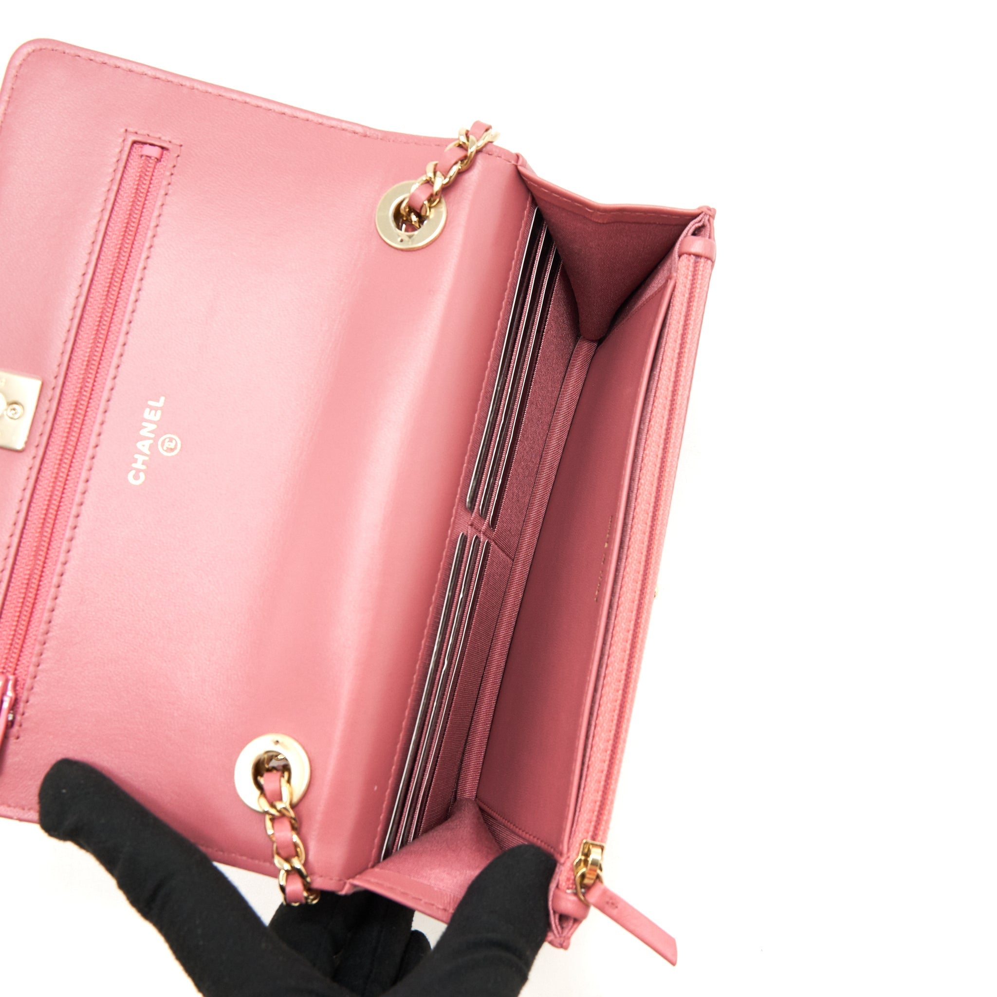 Chanel Chevron trendy CC Wallet on Chain Lambskin pink L